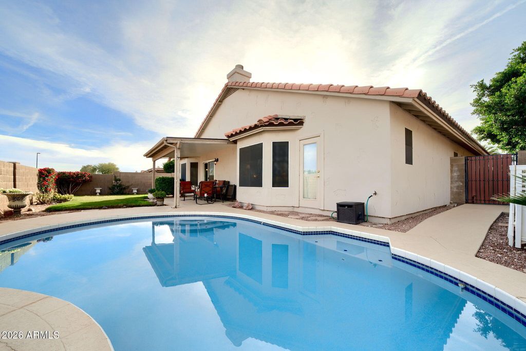 Photo of 458 W Smoke Tree Road, Gilbert, AZ 85233 (MLS # 6972512)