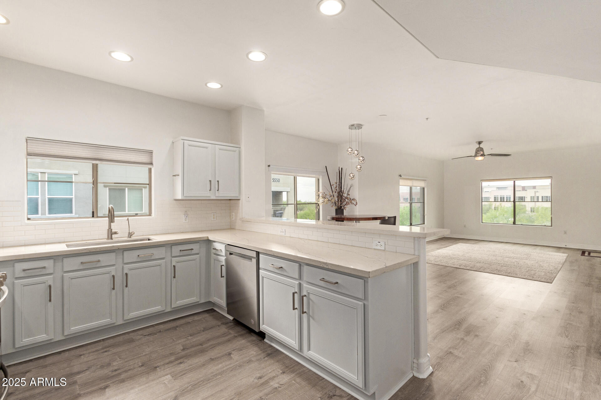 5450 E Deer Valley Drive 3023