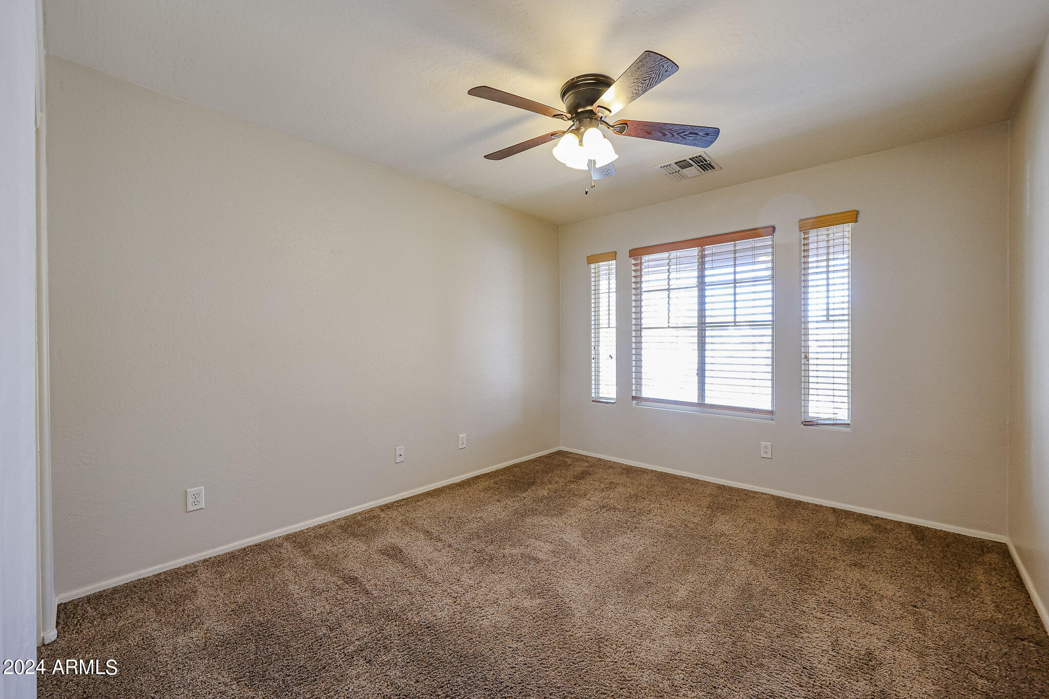 7423 W PUEBLO Avenue