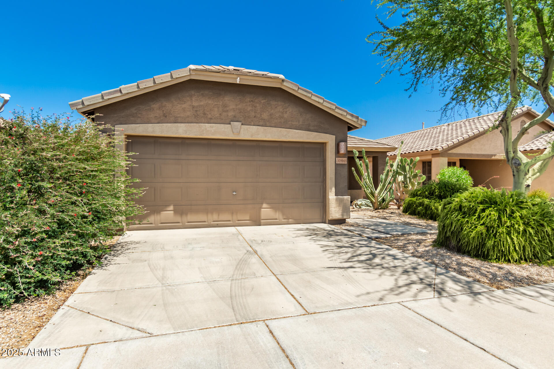 30445 N SUNRAY Drive