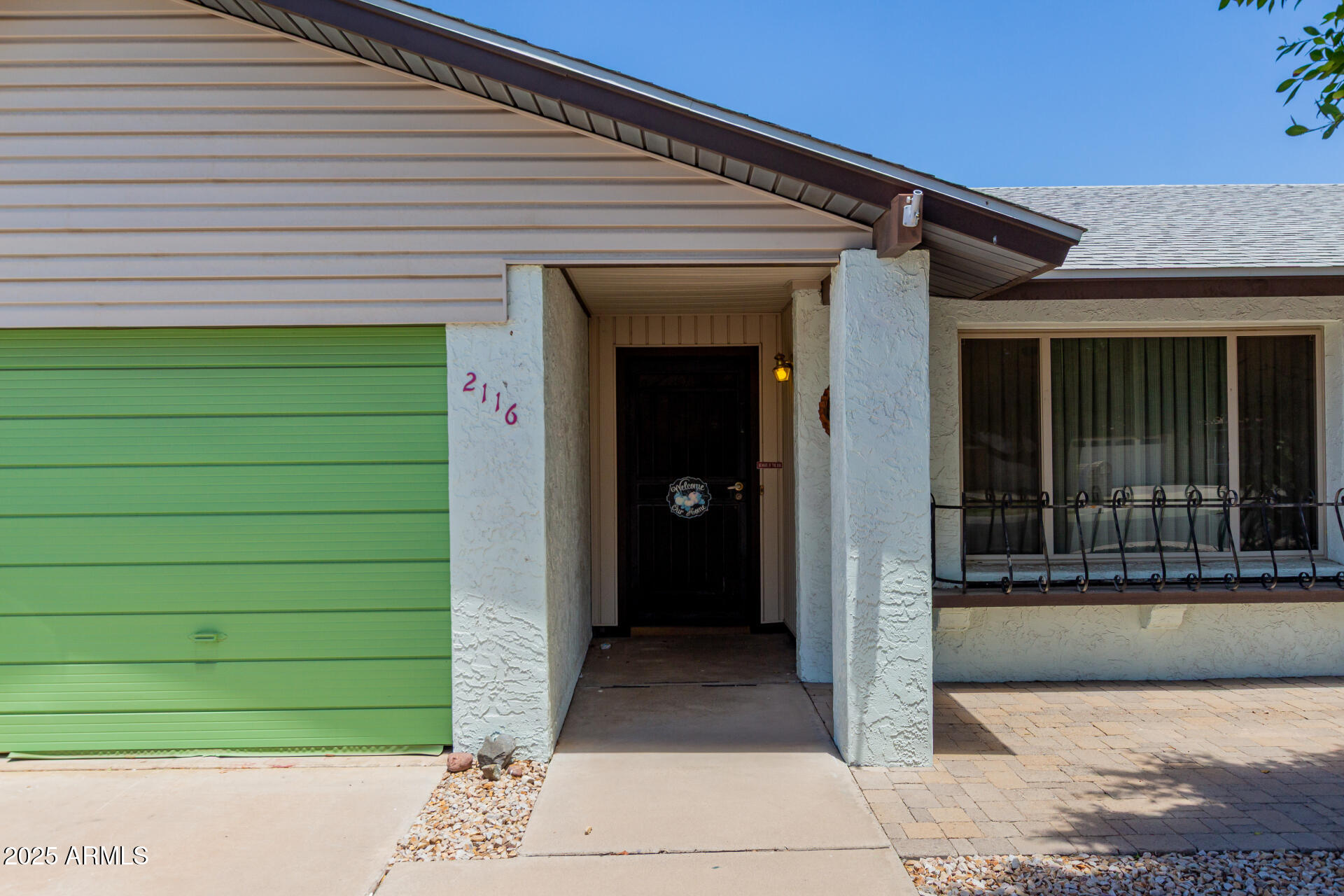 2116 E COLGATE Drive