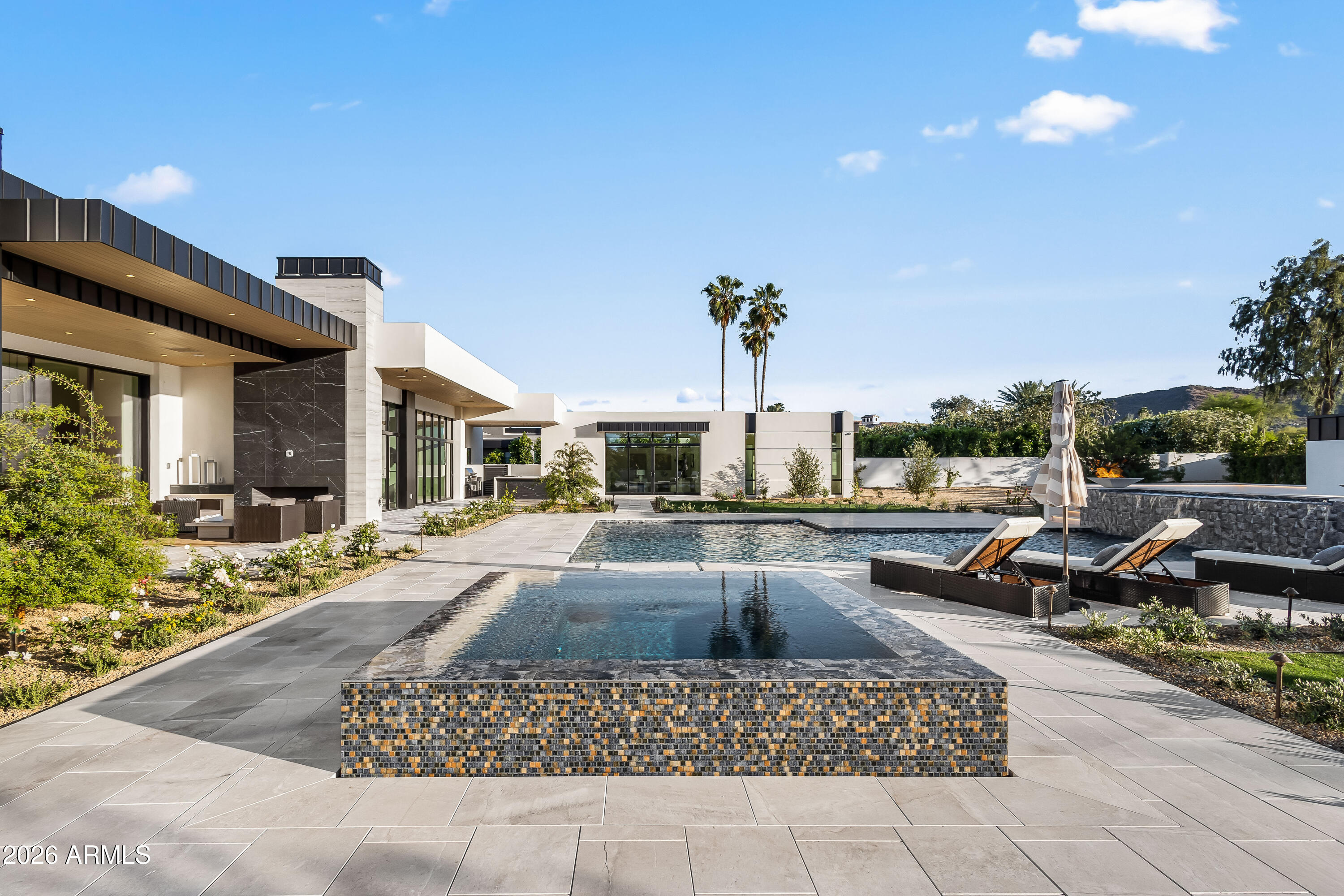 CAMELBACK COUNTRY CLUB ESTATES - Residential