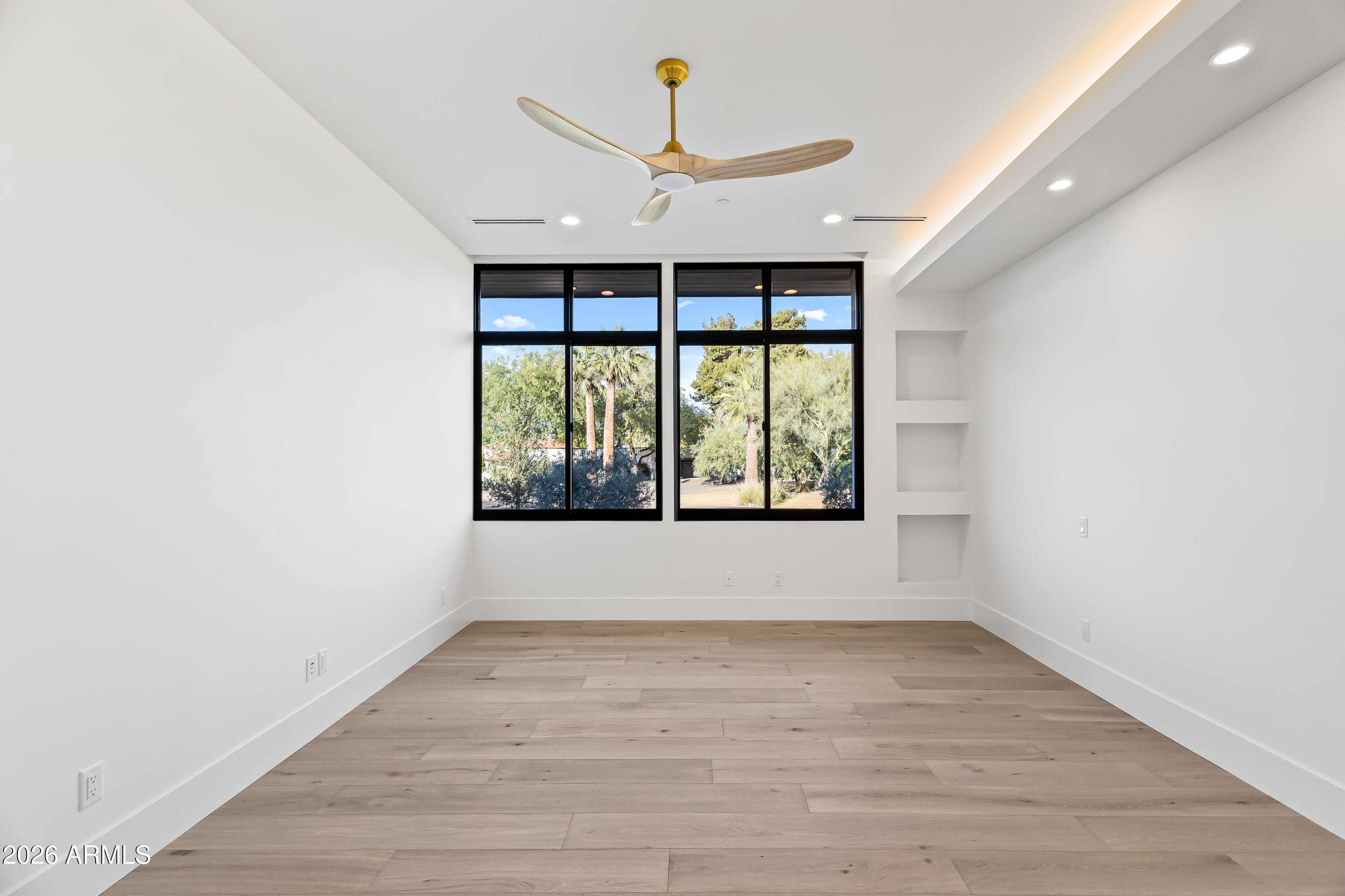 CAMELBACK COUNTRY CLUB ESTATES - Residential