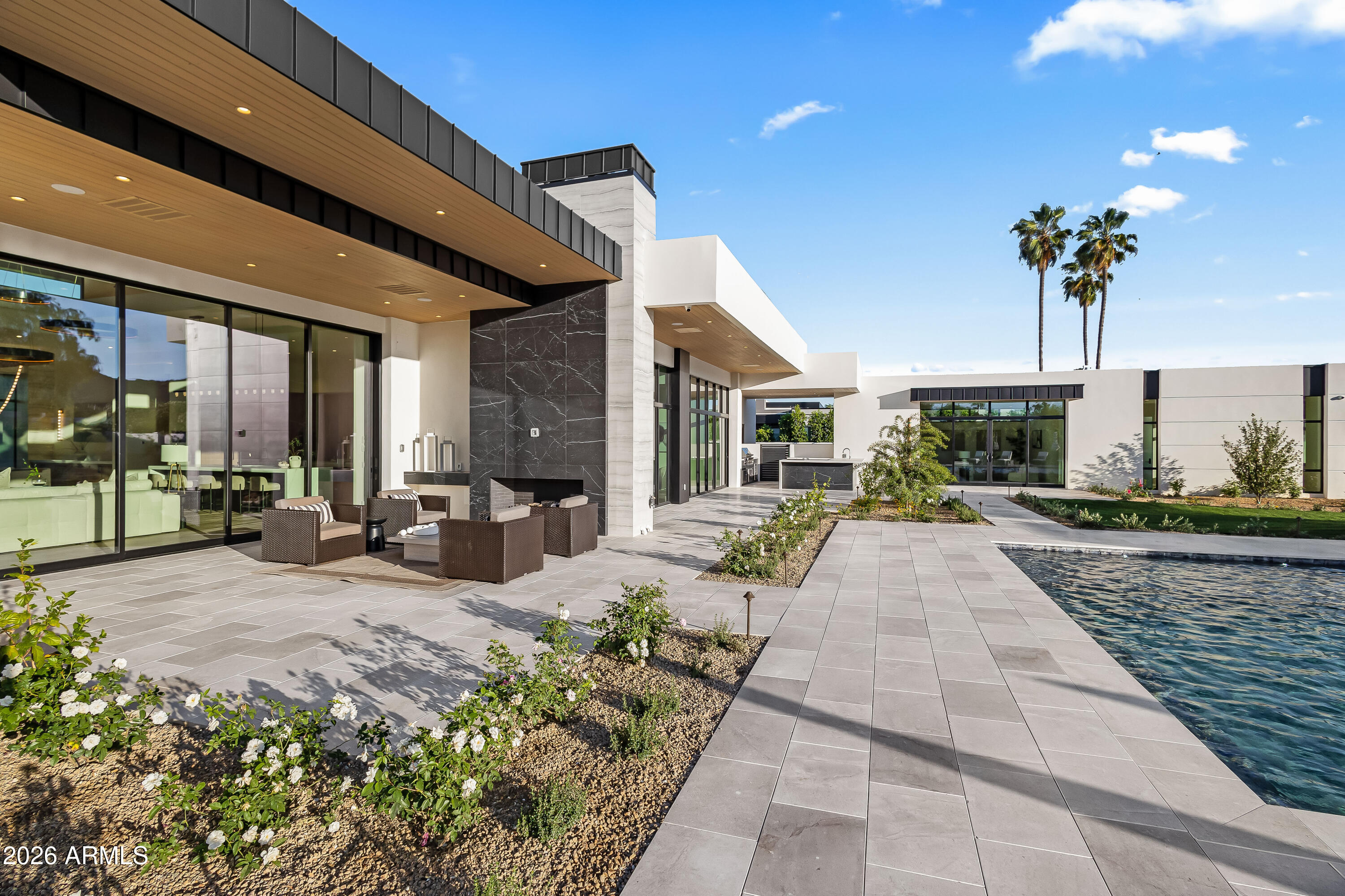 CAMELBACK COUNTRY CLUB ESTATES - Residential