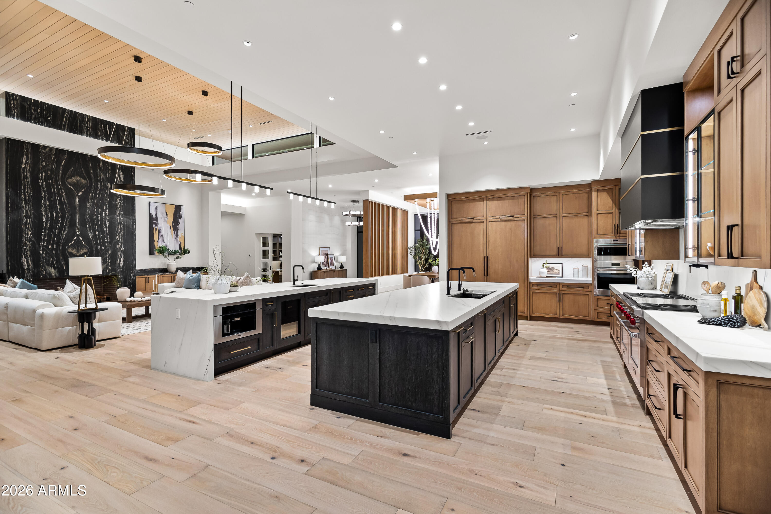 CAMELBACK COUNTRY CLUB ESTATES - Residential