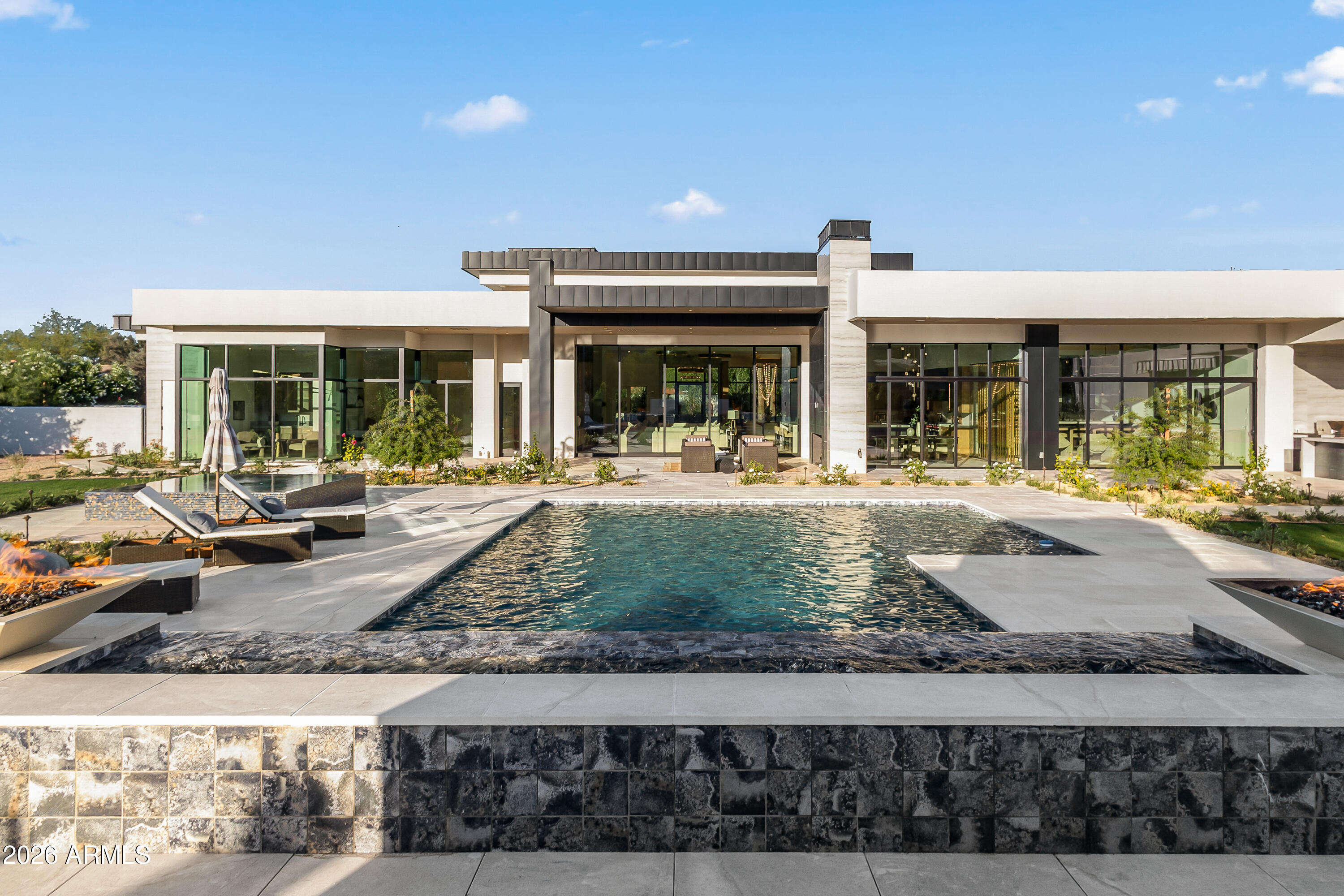 CAMELBACK COUNTRY CLUB ESTATES - Residential