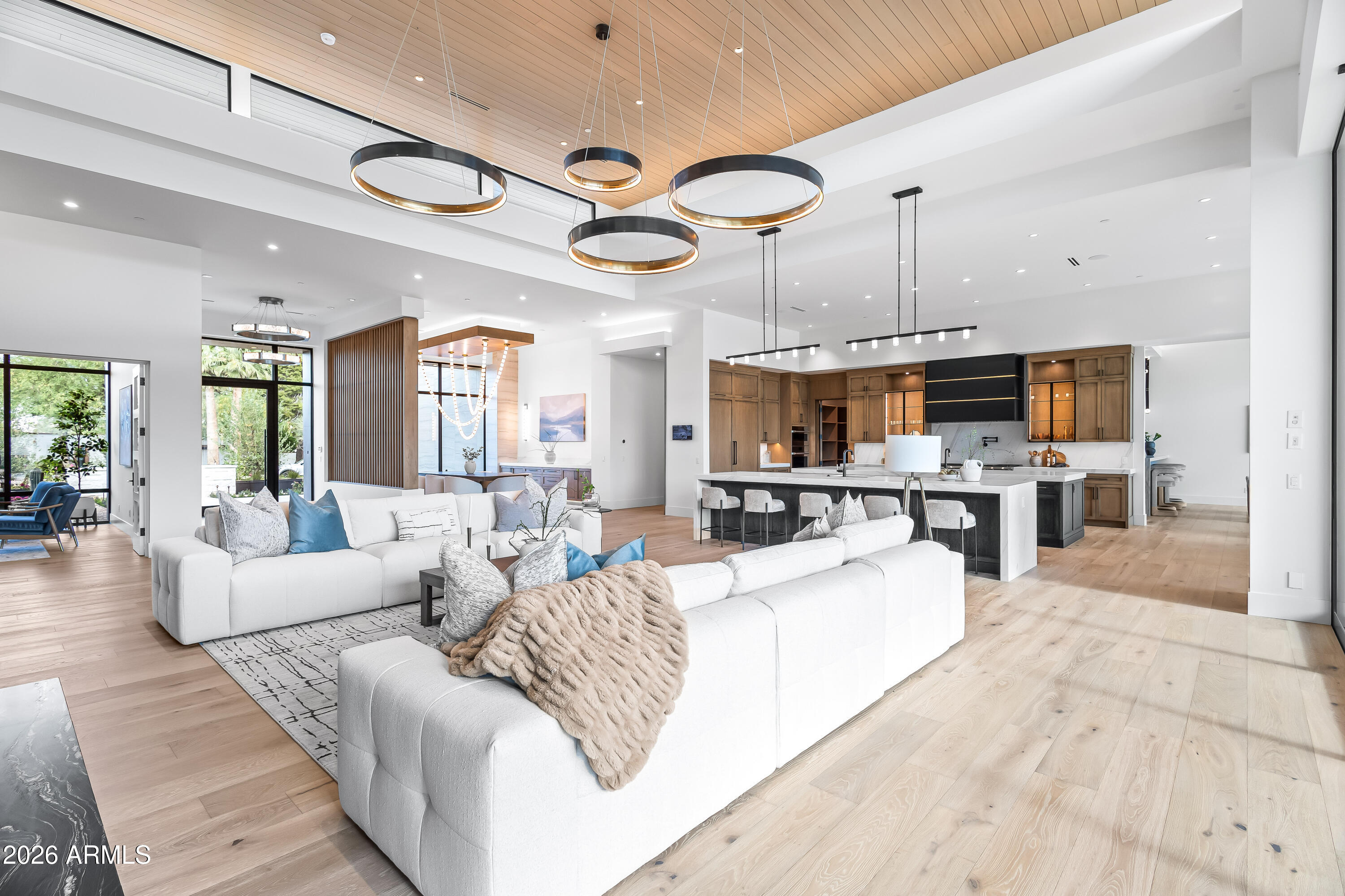 CAMELBACK COUNTRY CLUB ESTATES - Residential