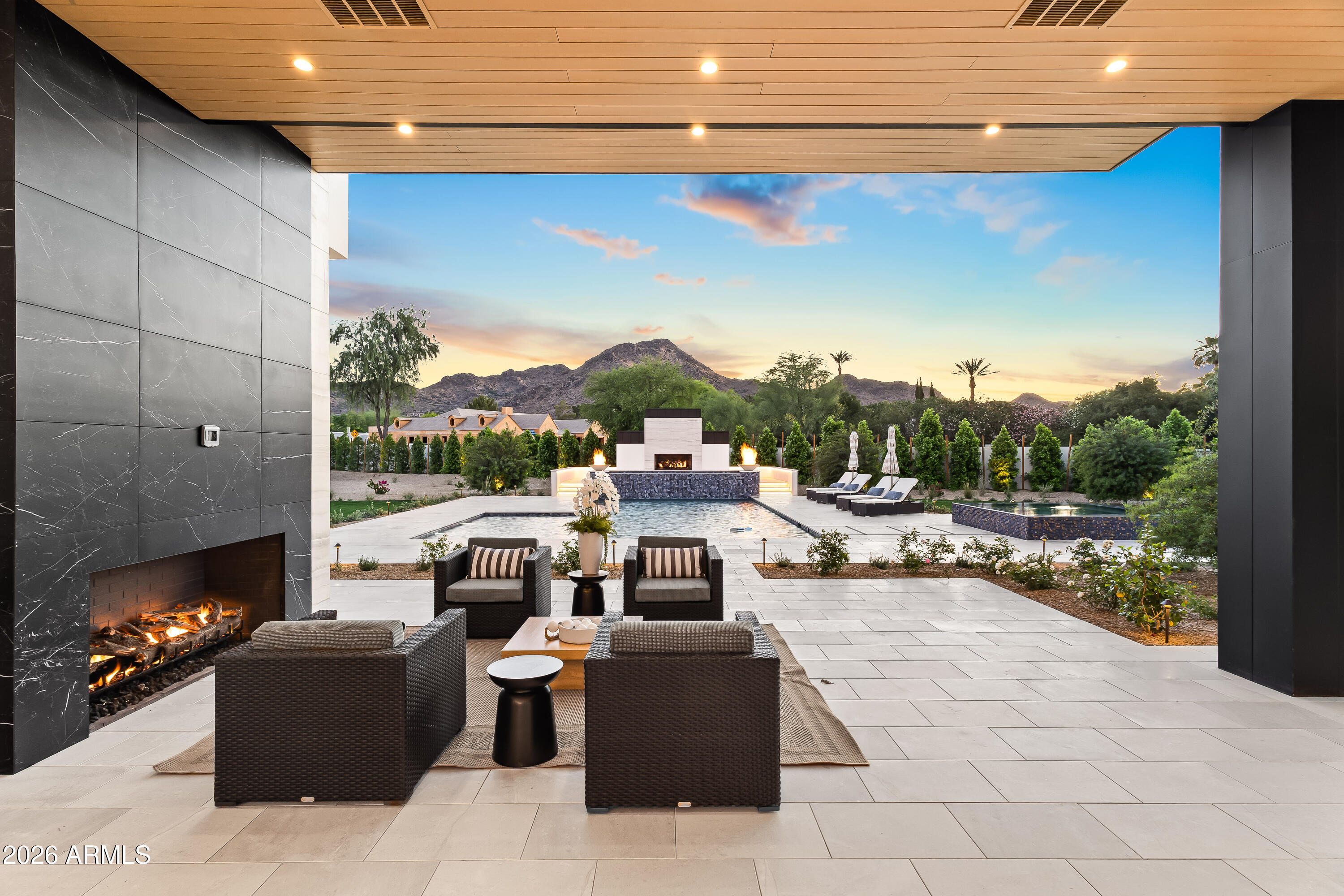 CAMELBACK COUNTRY CLUB ESTATES - Residential