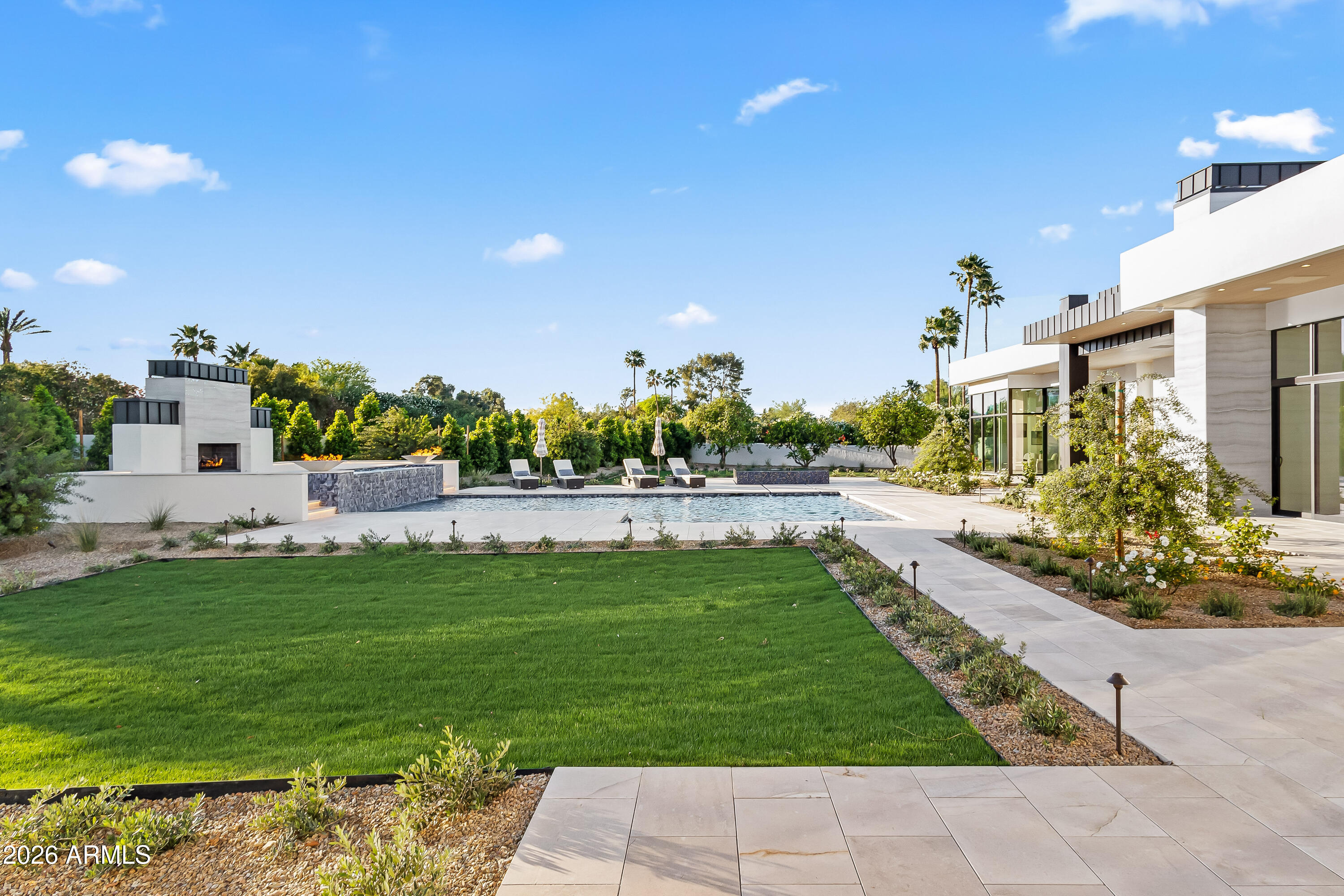 CAMELBACK COUNTRY CLUB ESTATES - Residential
