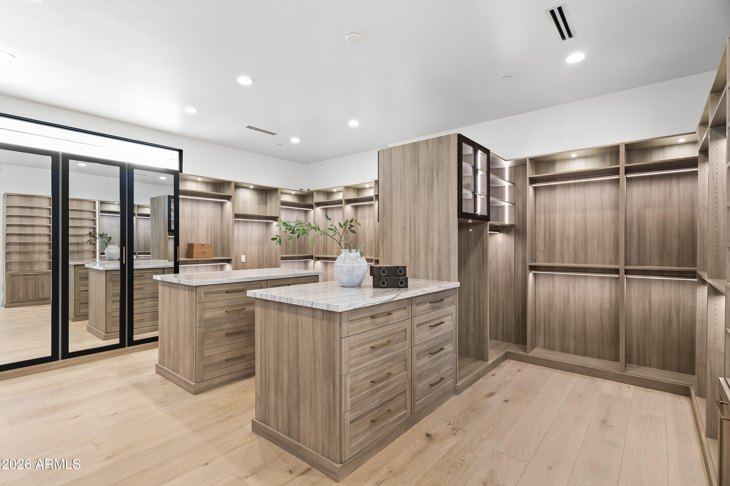 CAMELBACK COUNTRY CLUB ESTATES - Residential