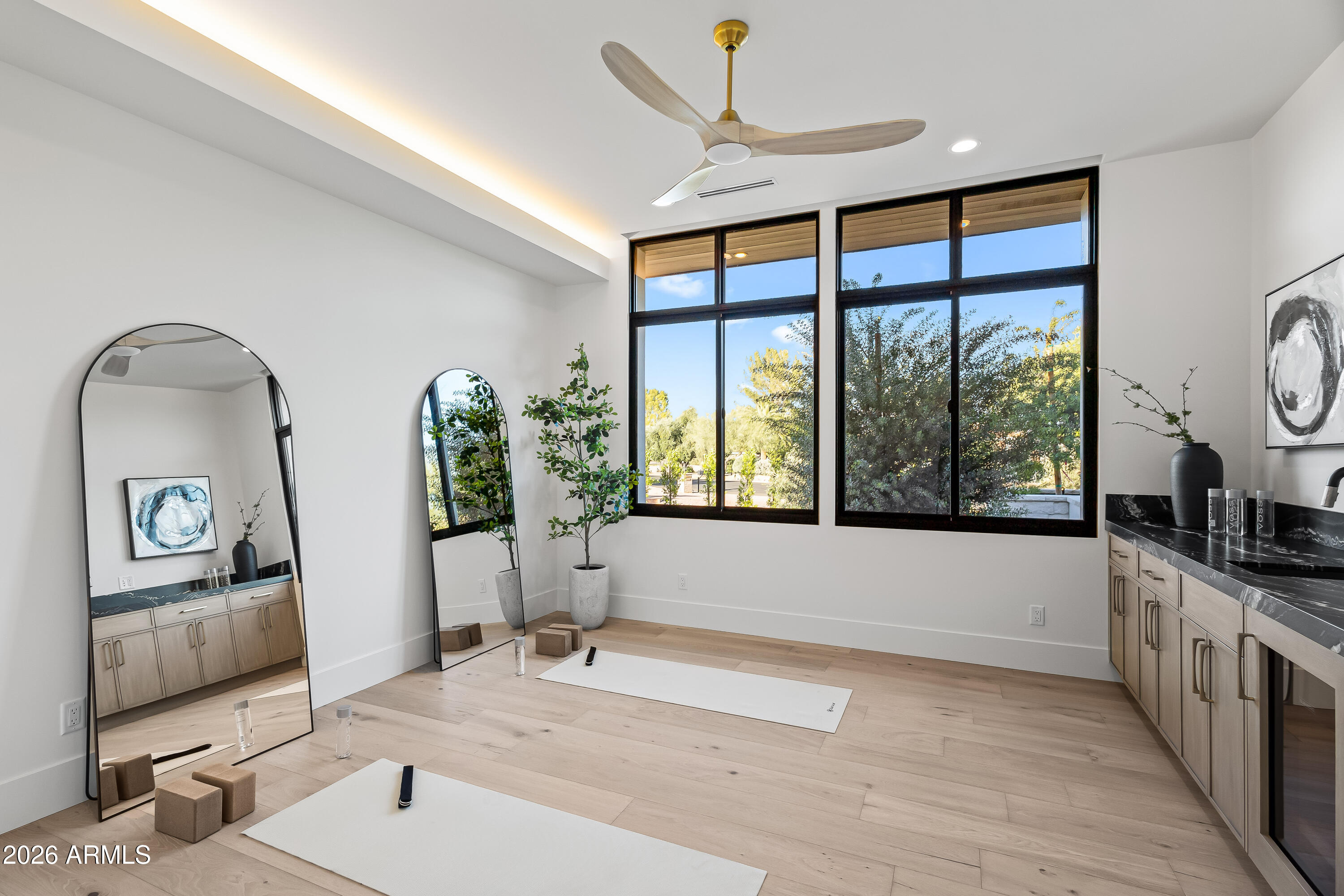 CAMELBACK COUNTRY CLUB ESTATES - Residential