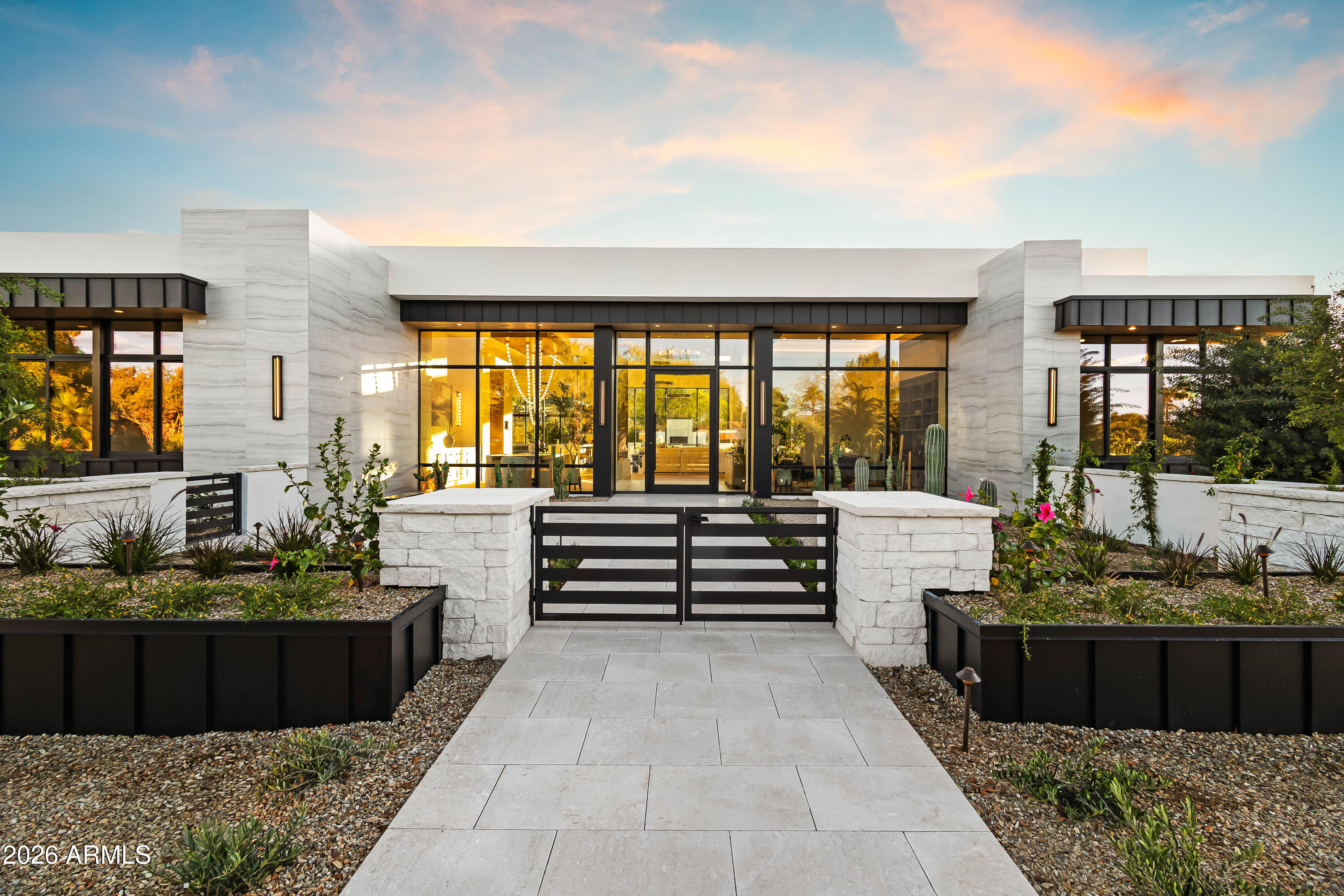 CAMELBACK COUNTRY CLUB ESTATES - Residential