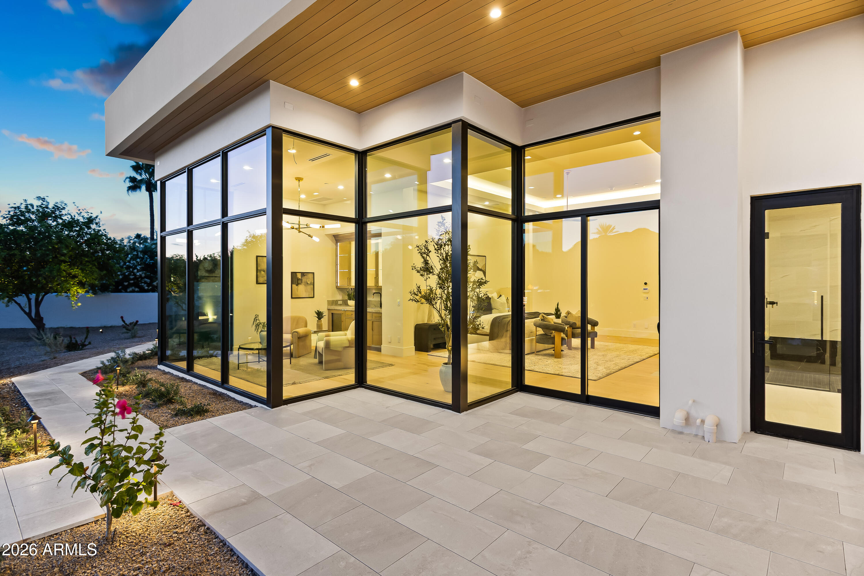 CAMELBACK COUNTRY CLUB ESTATES - Residential