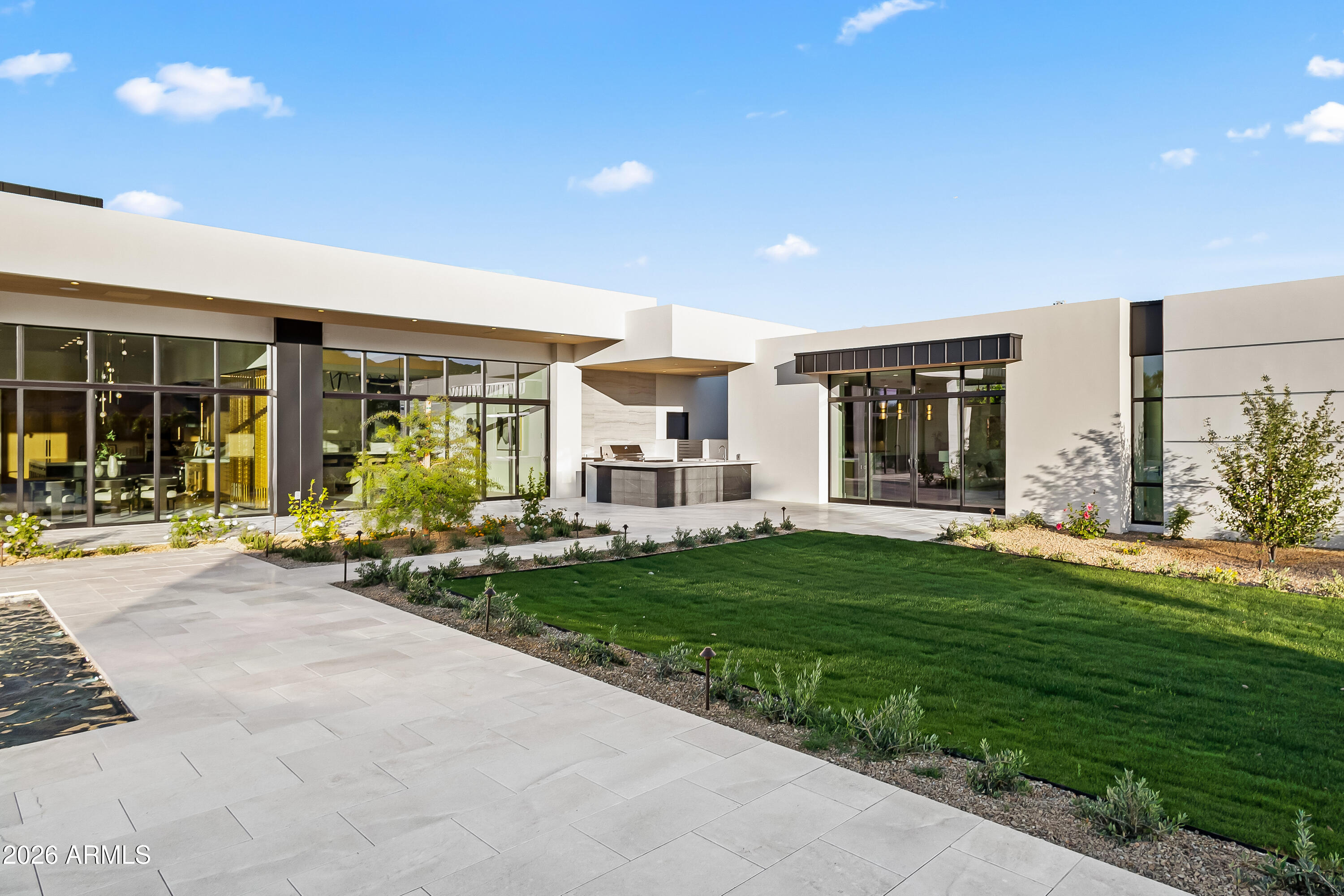 CAMELBACK COUNTRY CLUB ESTATES - Residential