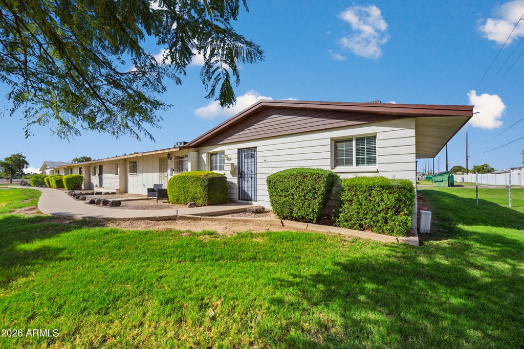 Photo of 7113 W Minnezona Avenue, Phoenix, AZ 85033 (MLS # 7094884)