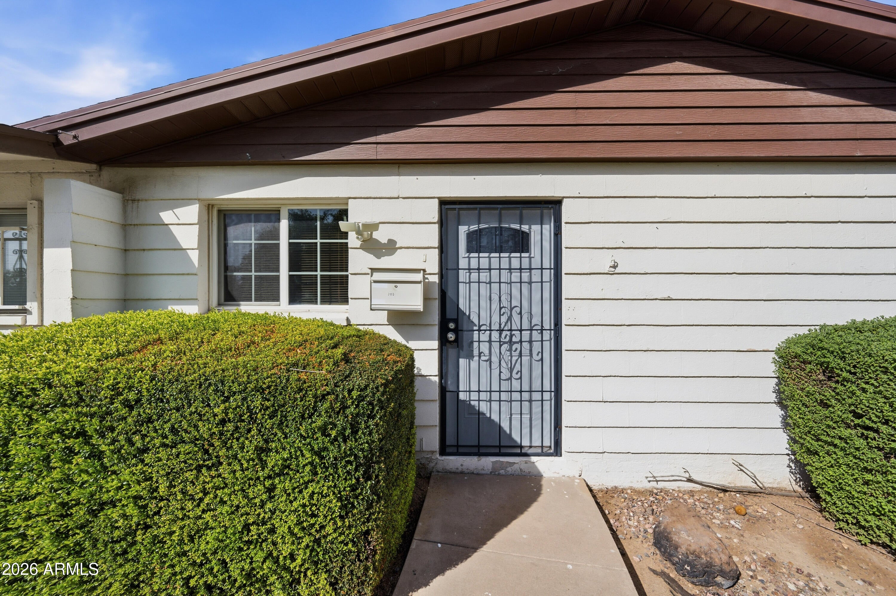7113 W MINNEZONA Avenue