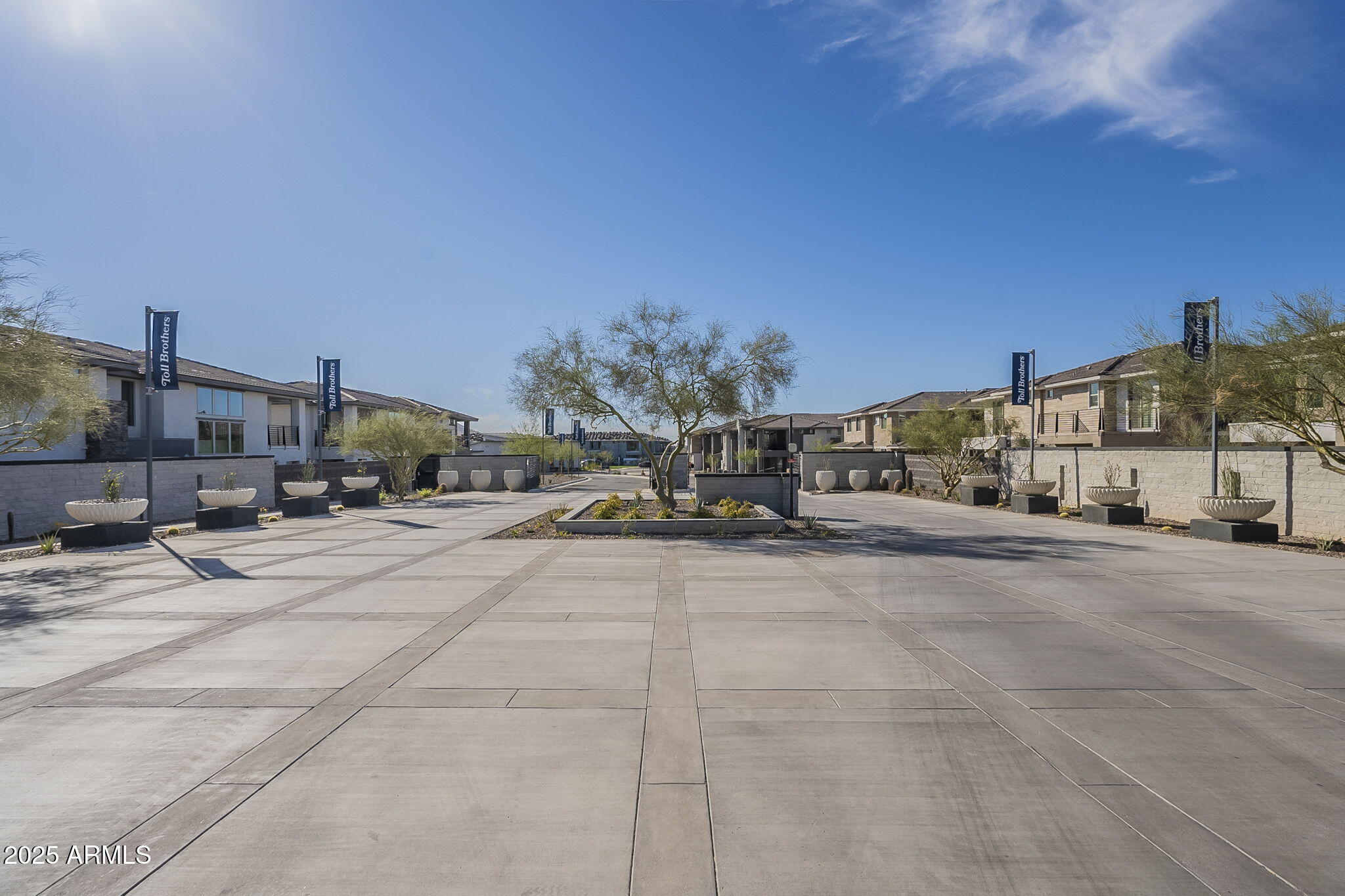 2121 W Sonoran Desert Drive 86