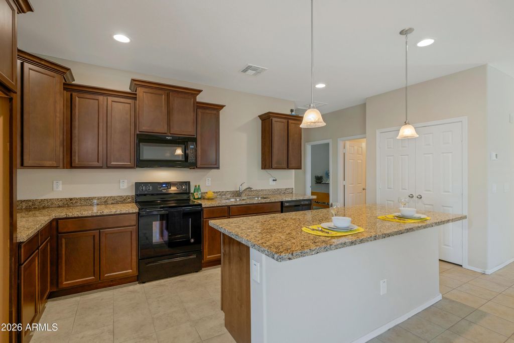 Photo of 6168 W Freeway Lane, Glendale, AZ 85302 (MLS # 7001283)