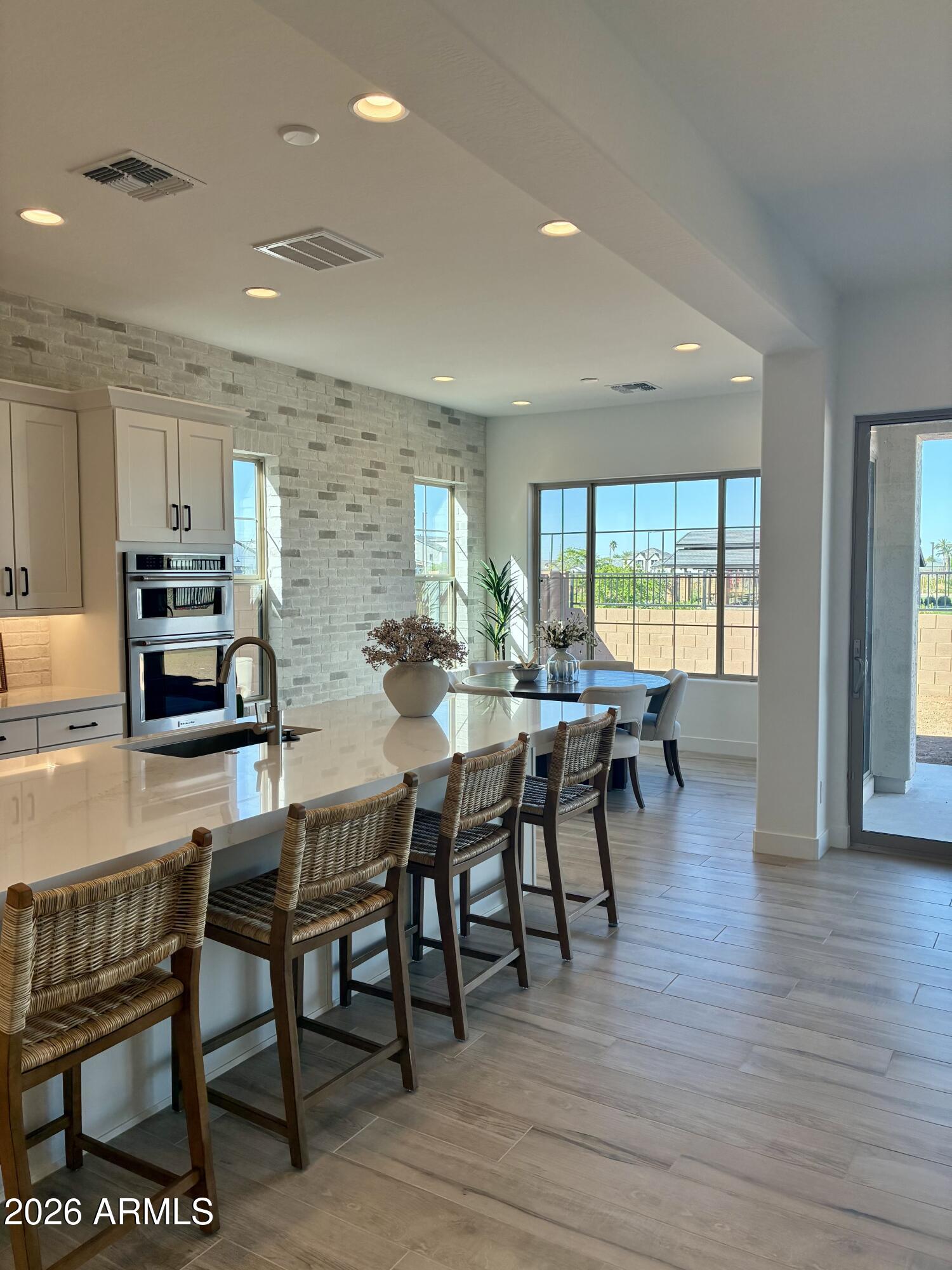 6860 S Crosscreek Drive