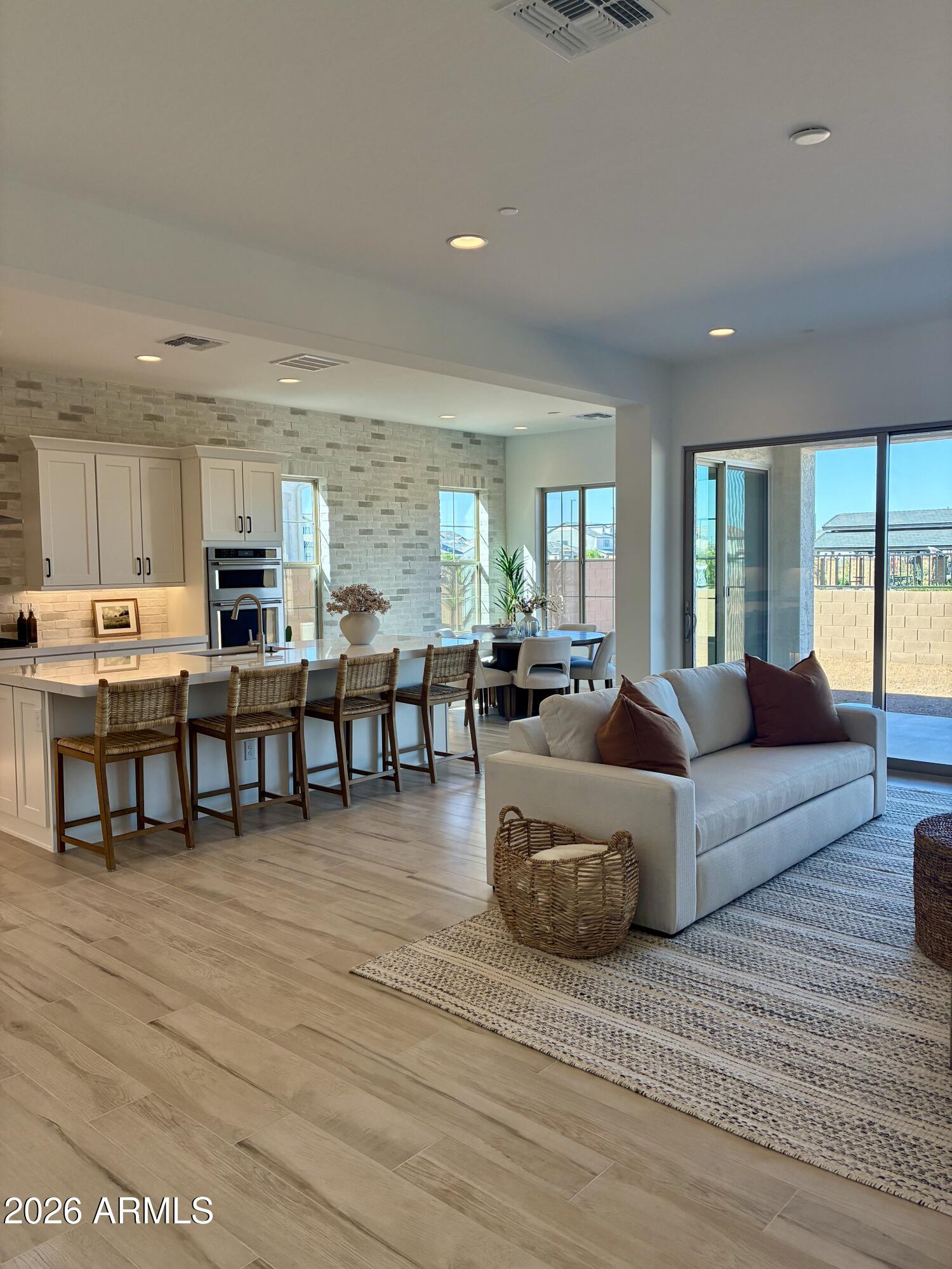 6860 S Crosscreek Drive