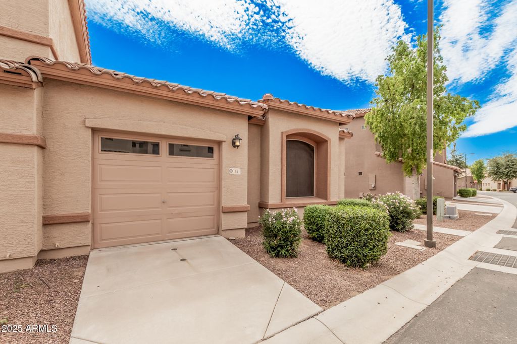 Photo of 2600 E Springfield Place #13, Chandler, AZ 85286 (MLS # 6924049)