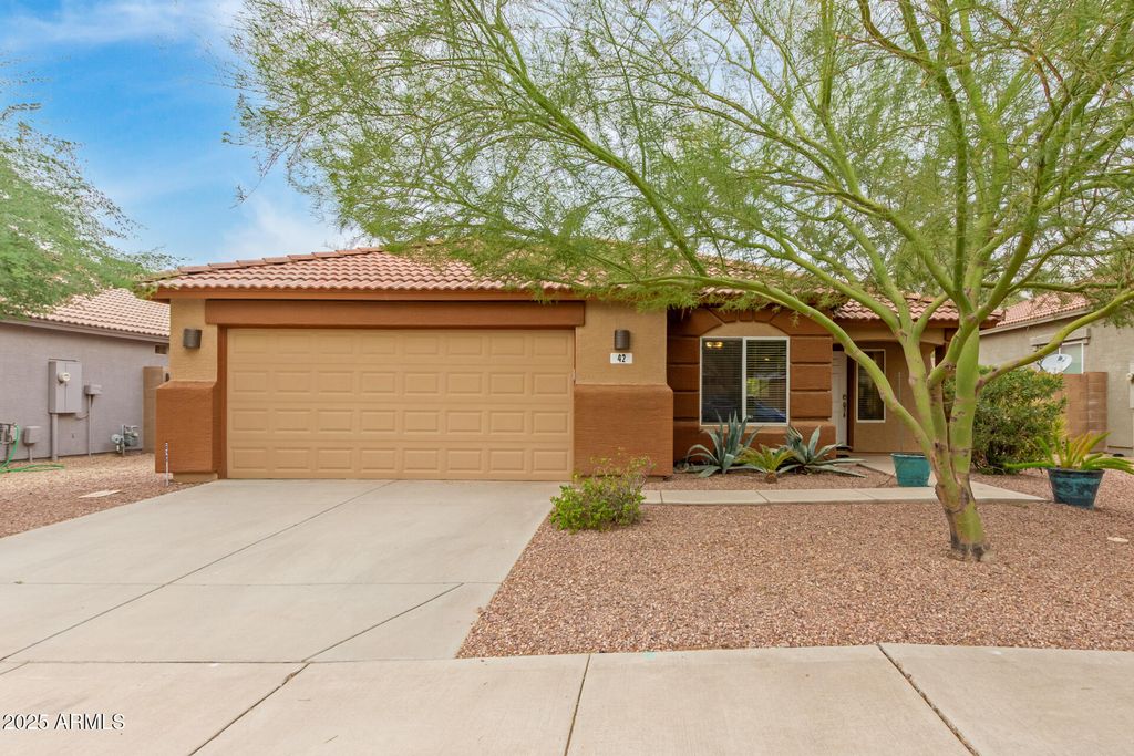 Photo of 42 N 151st Lane, Goodyear, AZ 85338 (MLS # 6911171)