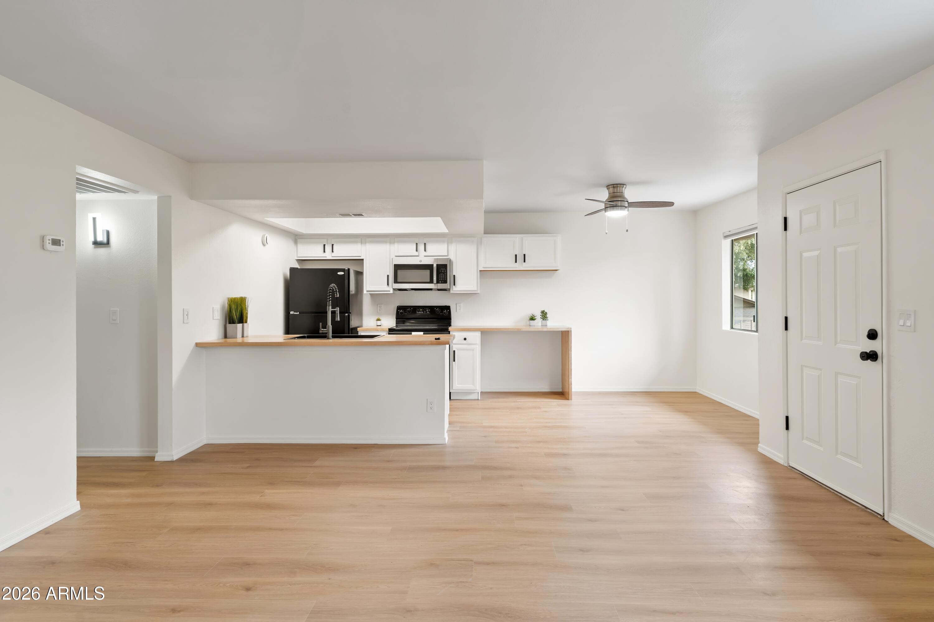 1232 N 85TH Place