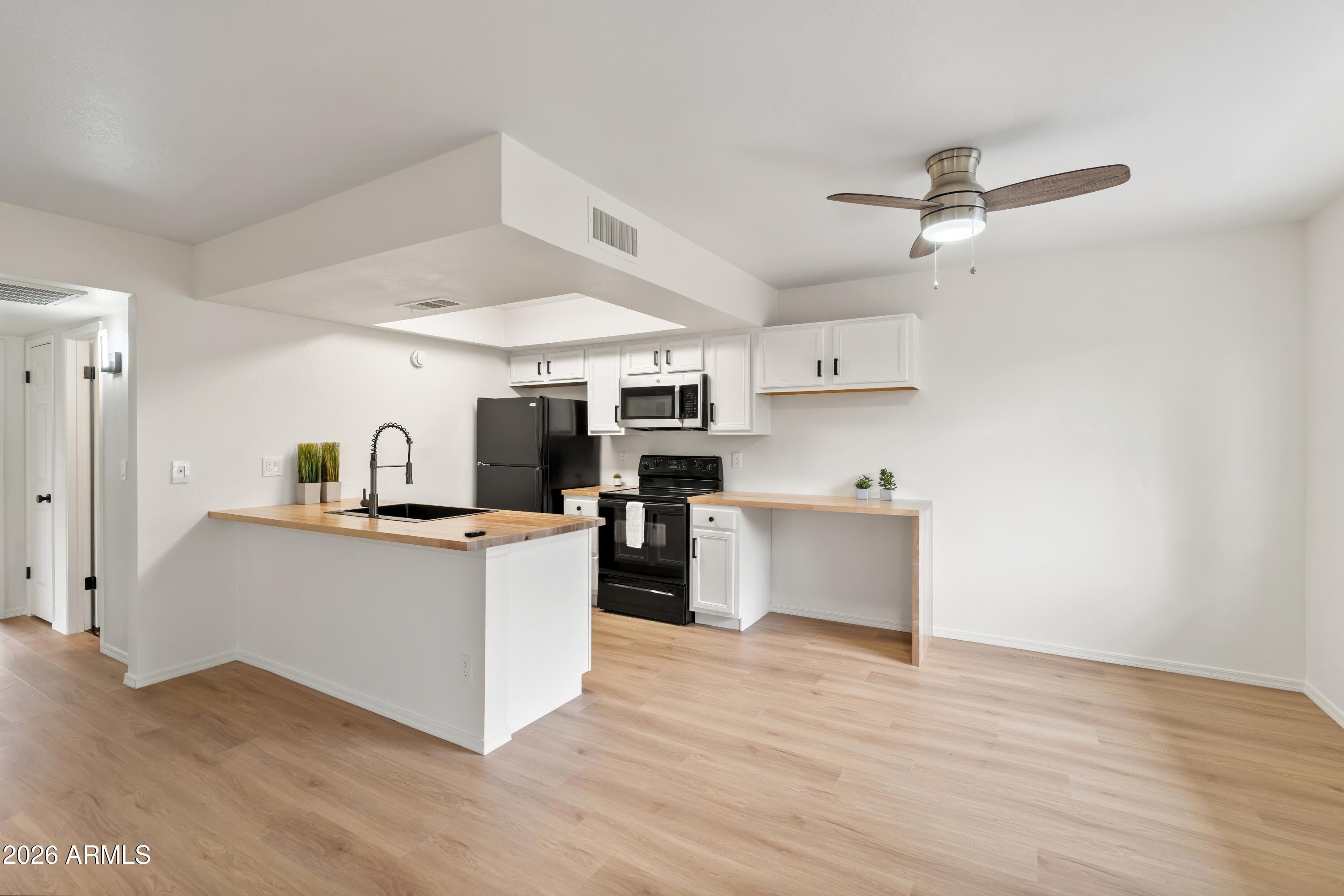 1232 N 85TH Place