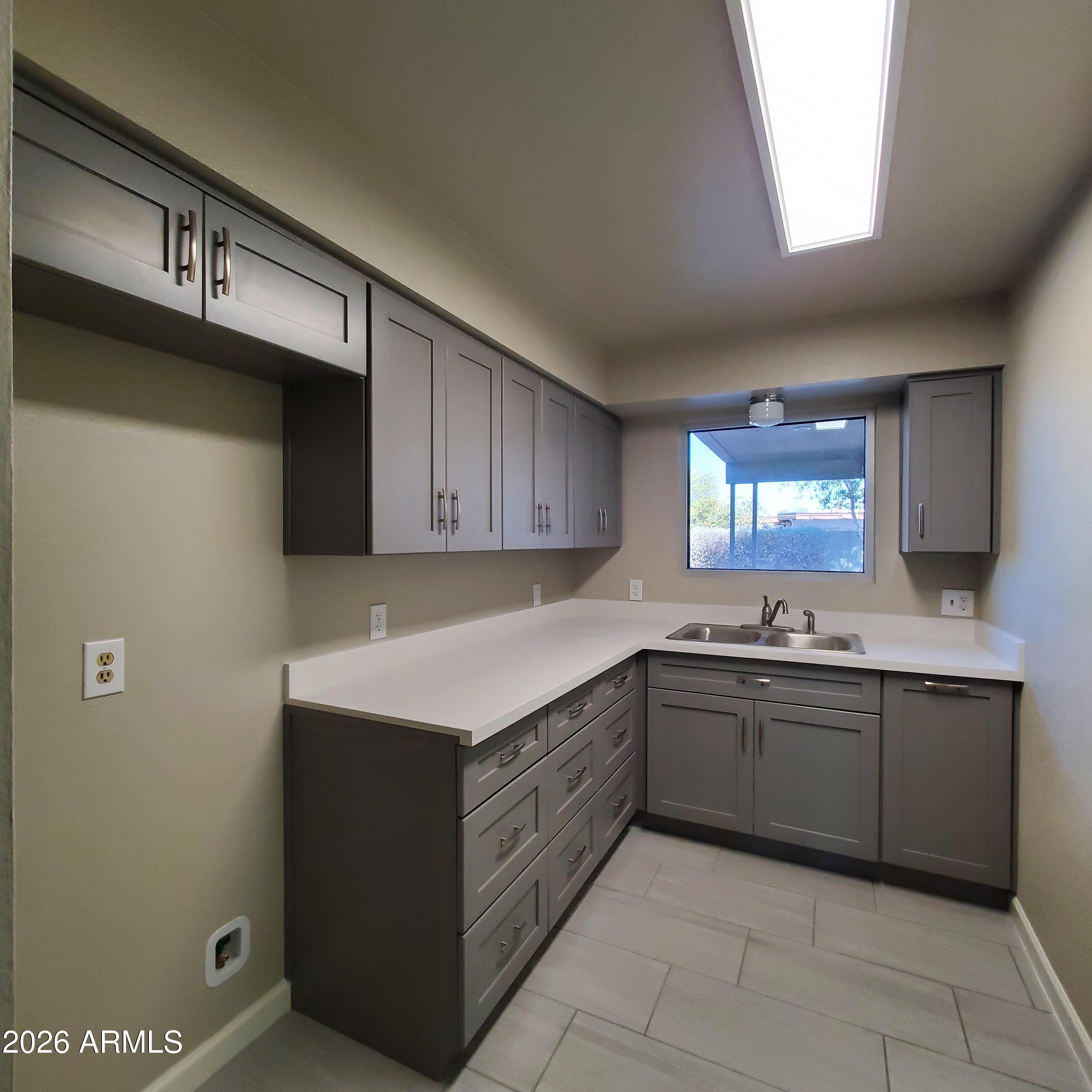 877 N ALMA SCHOOL Road
