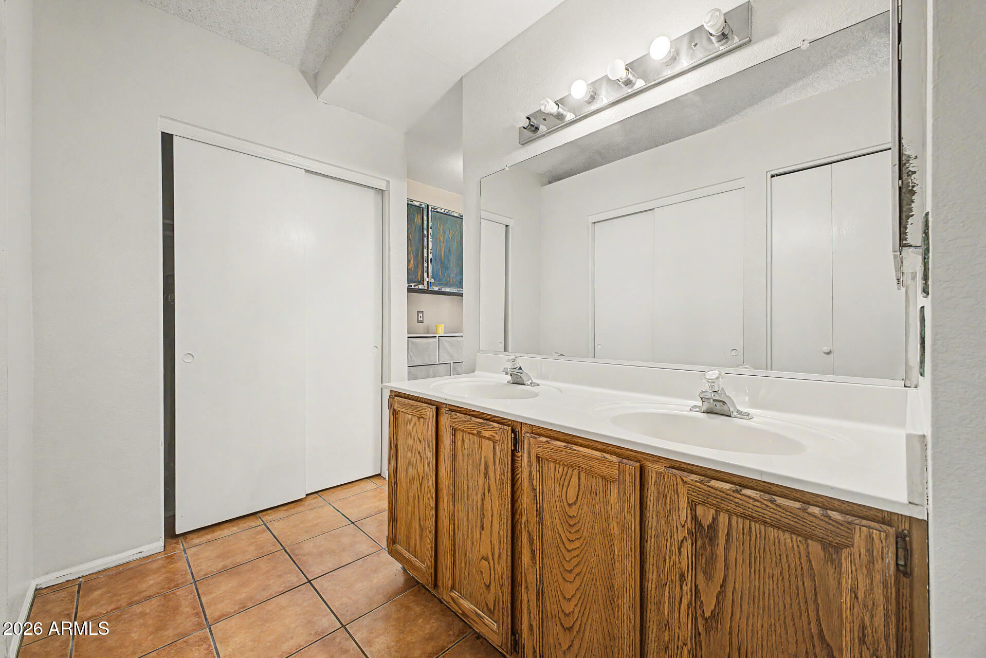 LAURELWOOD AT VILLA DE PAZ - Residential