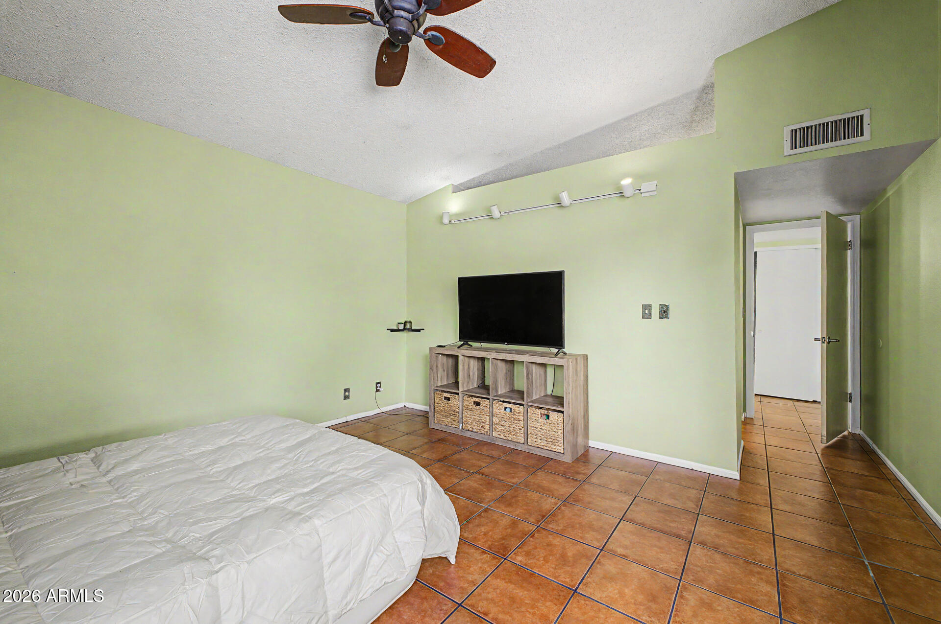 LAURELWOOD AT VILLA DE PAZ - Residential