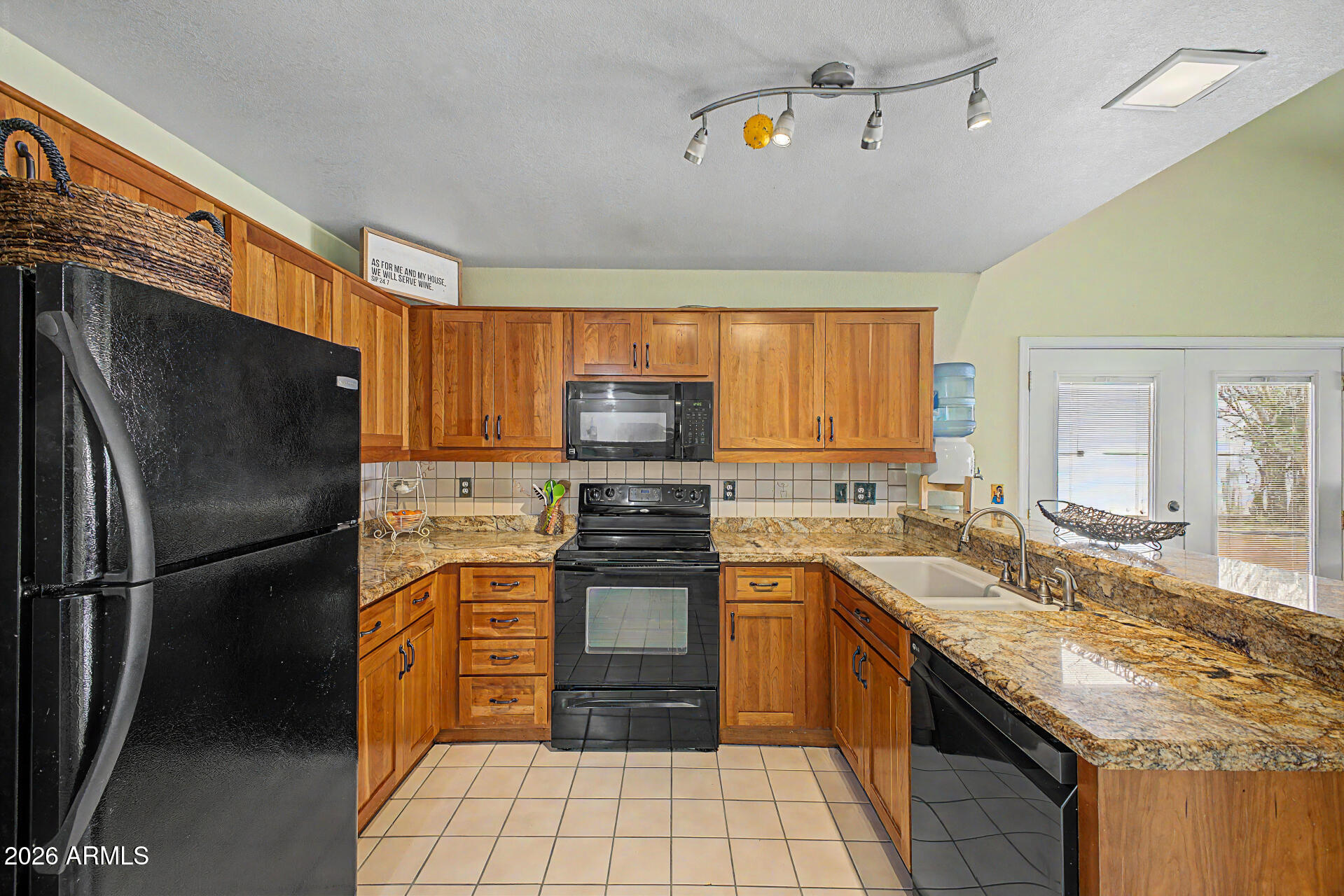LAURELWOOD AT VILLA DE PAZ - Residential