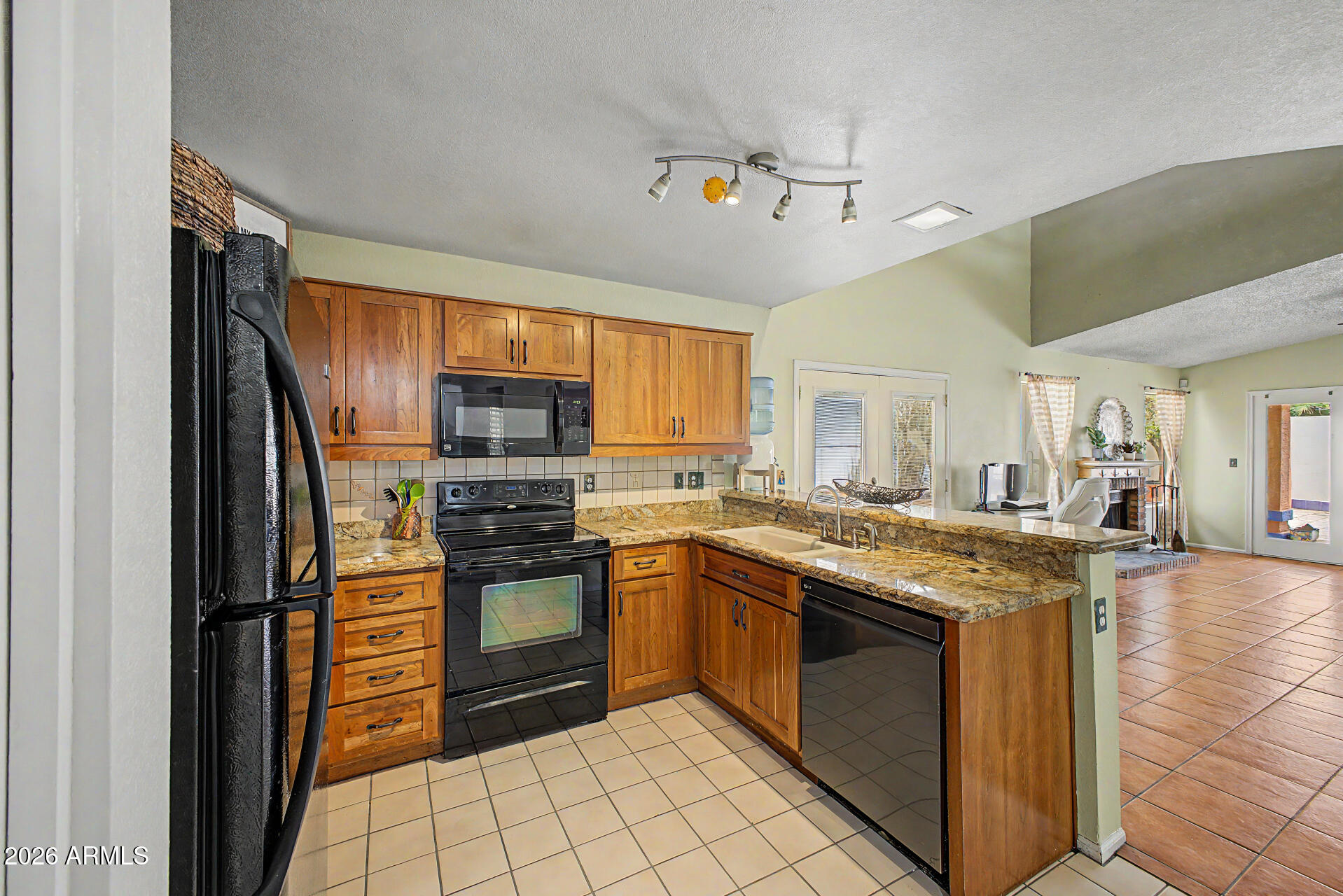 LAURELWOOD AT VILLA DE PAZ - Residential