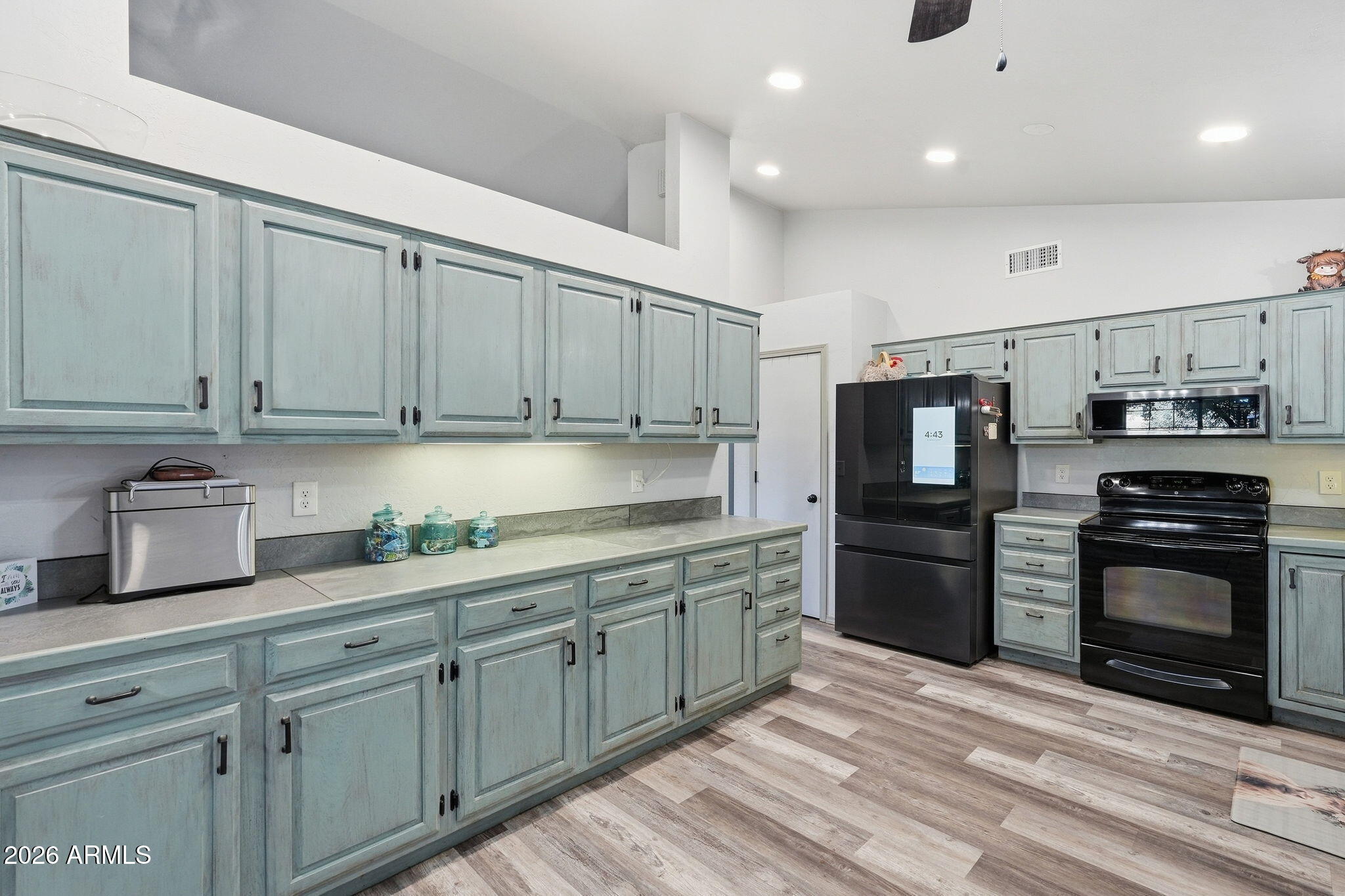1900 W FAIRWAY Lane