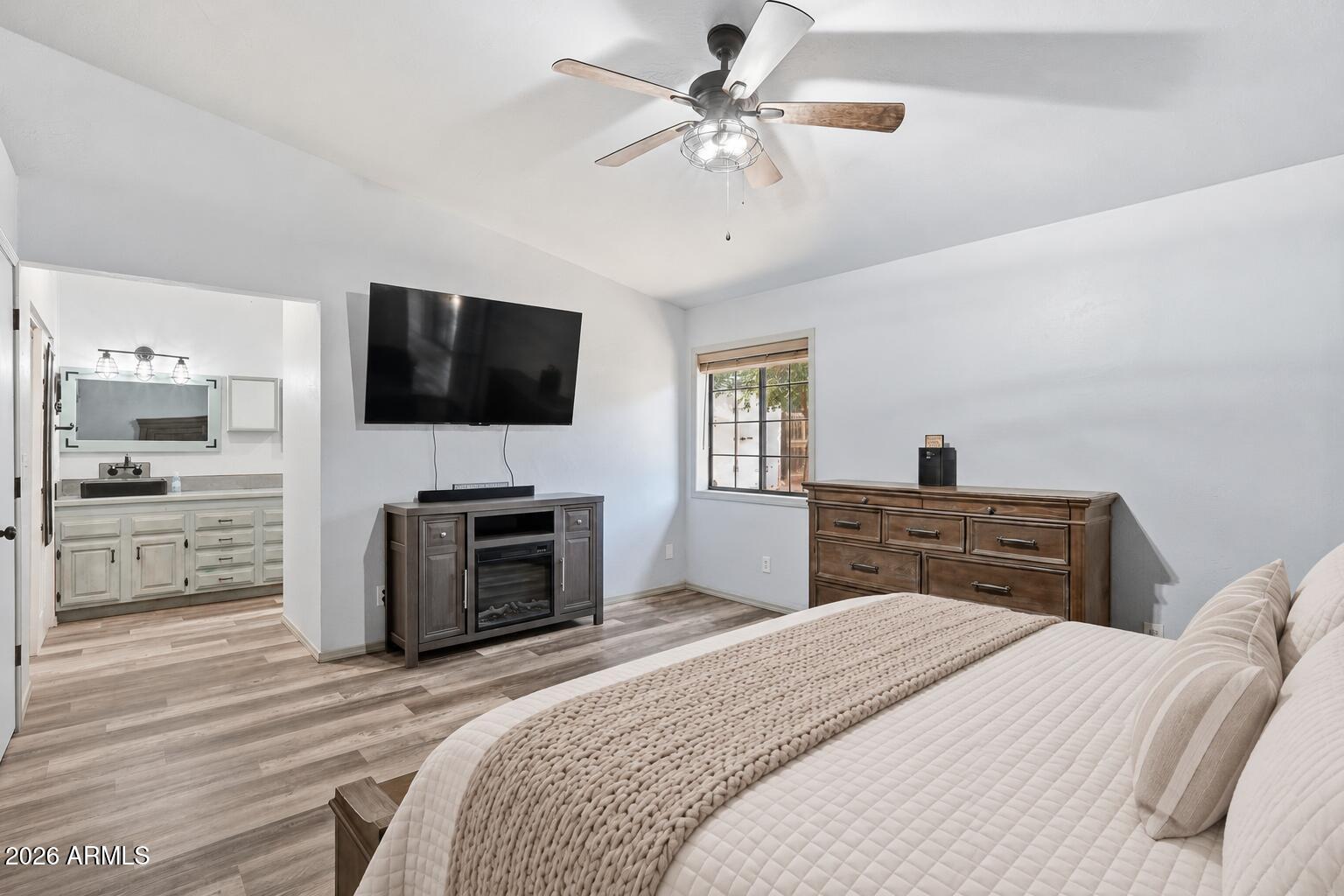 1900 W FAIRWAY Lane