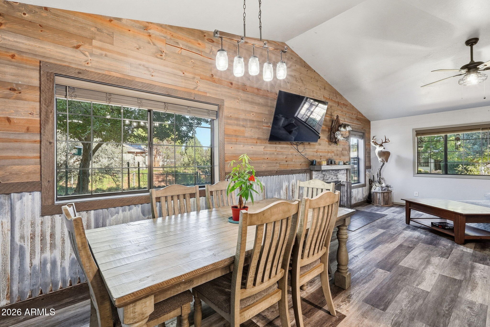 1900 W FAIRWAY Lane
