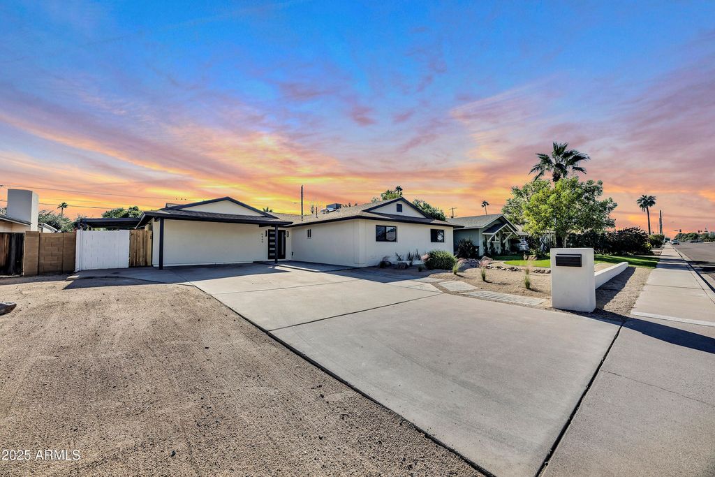 Photo of 6449 E Oak Street, Scottsdale, AZ 85257 (MLS # 6945233)