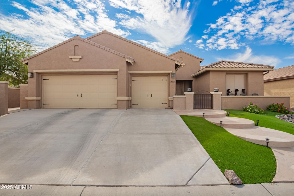 Photo of 4935 W Comanche Drive, Eloy, AZ 85131 (MLS # 6932484)