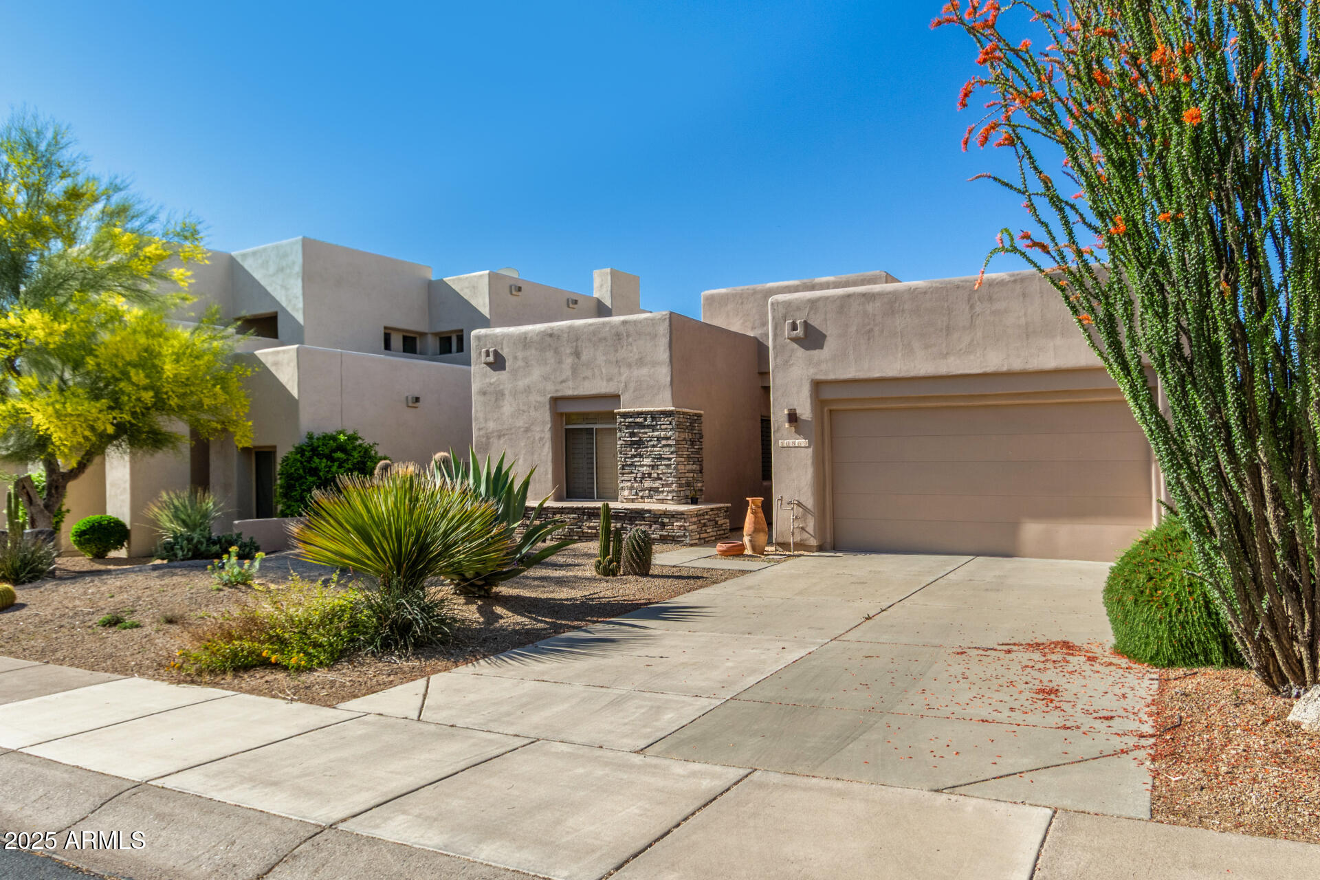 10869 E HEDGEHOG Place