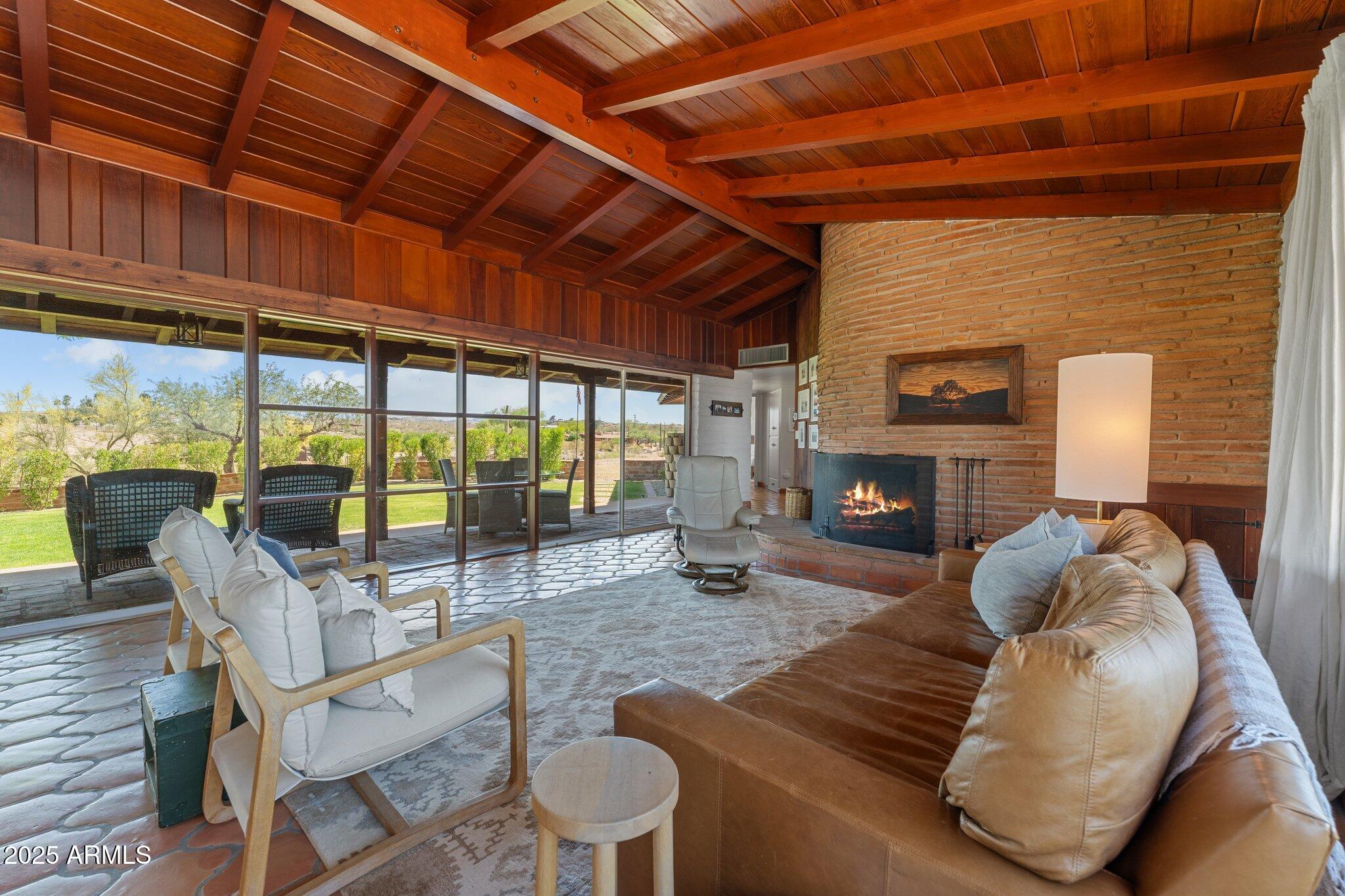 890 W PALO VERDE Drive