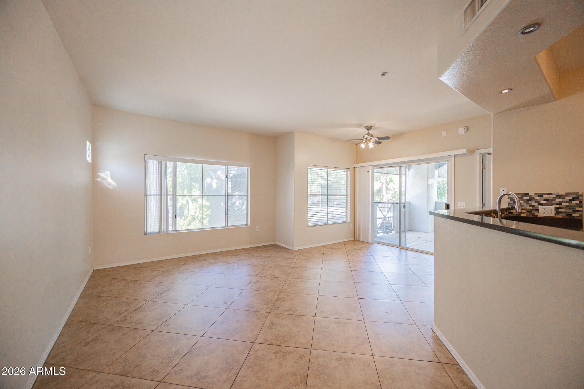 600 W GROVE Parkway 2053
