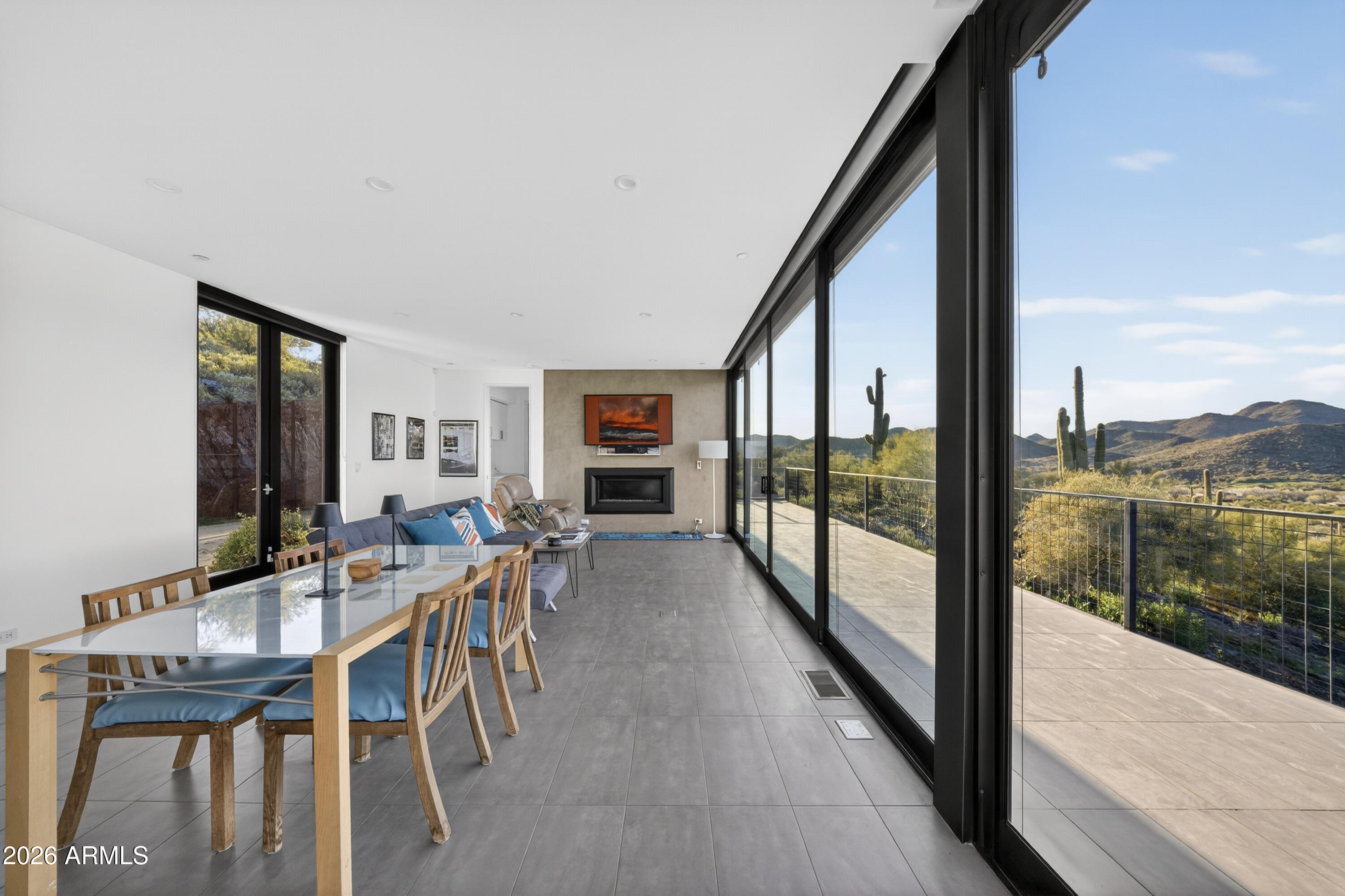 5721 E MIRAMONTE Drive