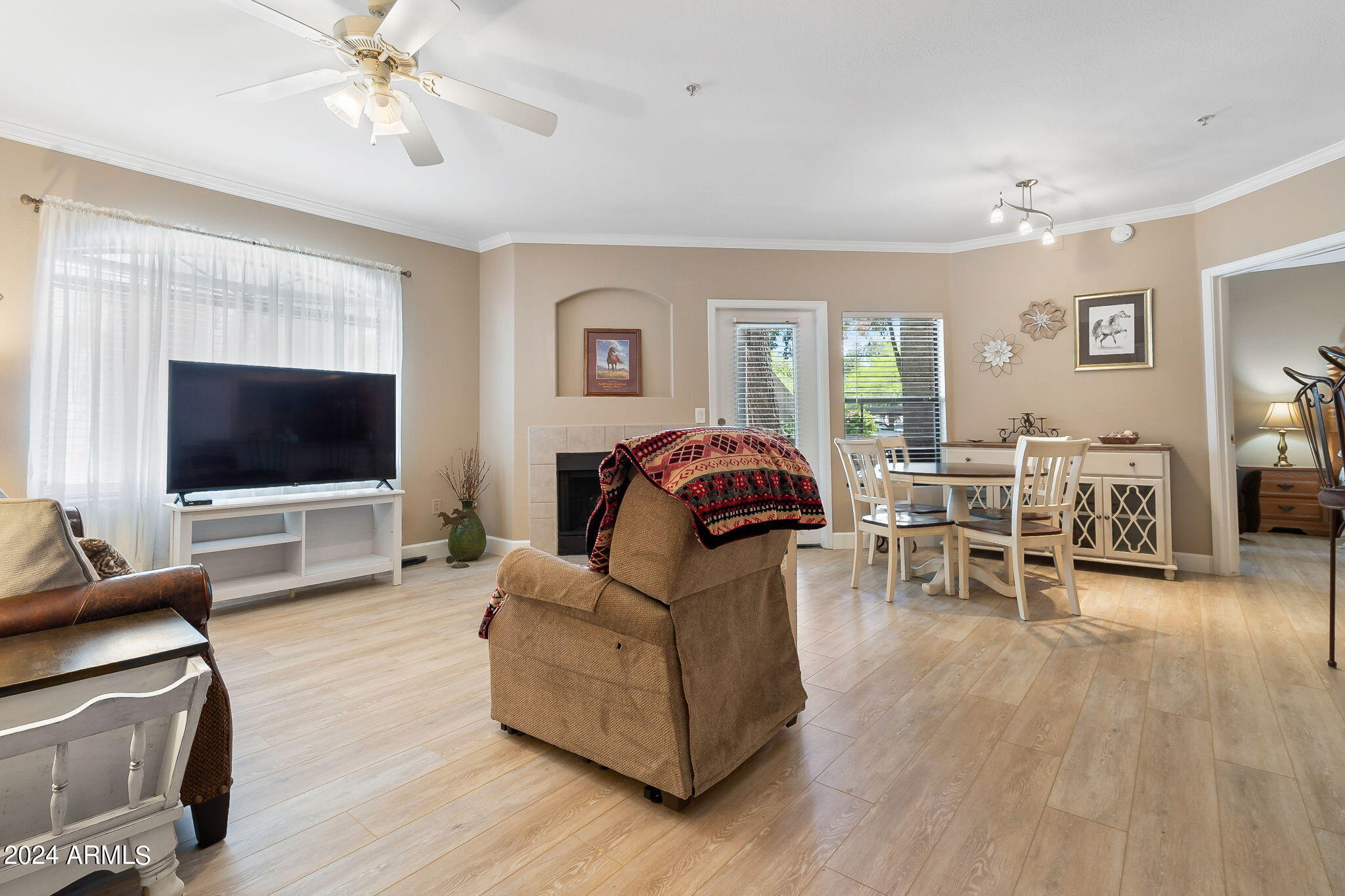 15095 N THOMPSON PEAK Parkway 1054