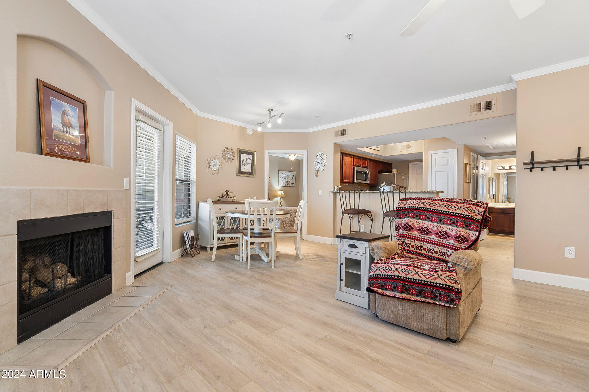 15095 N THOMPSON PEAK Parkway 1054