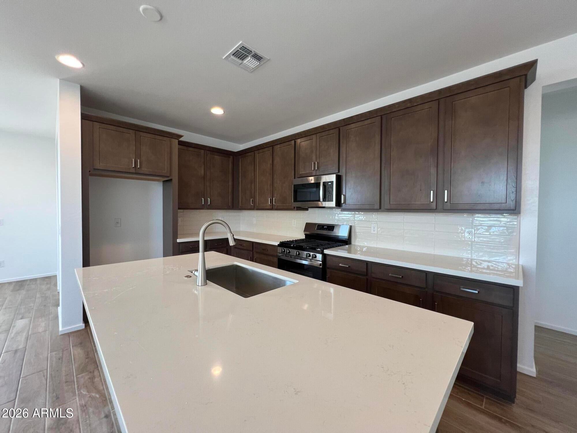 46860 W Crescent Moon Drive