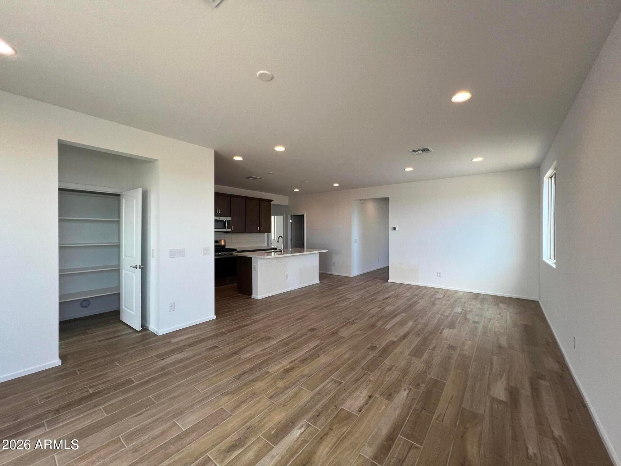 46860 W Crescent Moon Drive