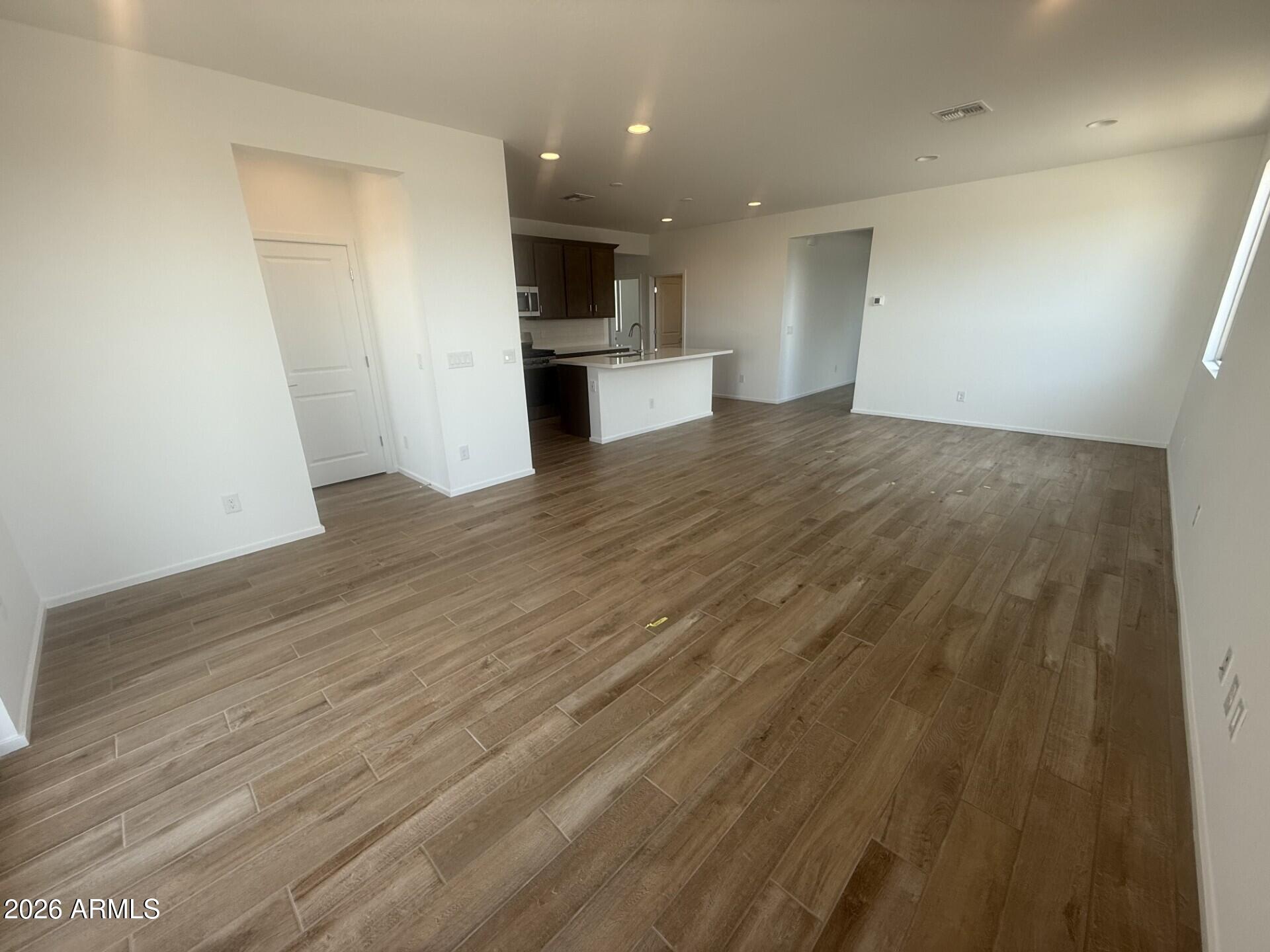 46860 W Crescent Moon Drive