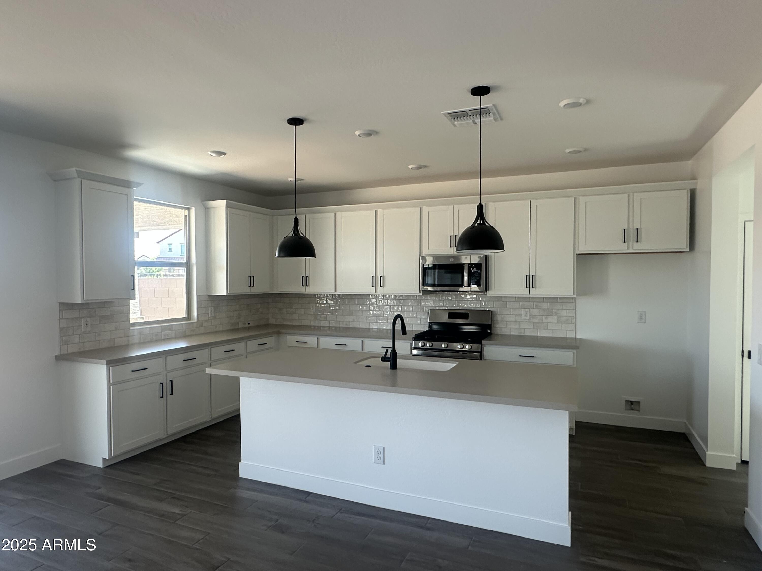 804 W Lark Drive