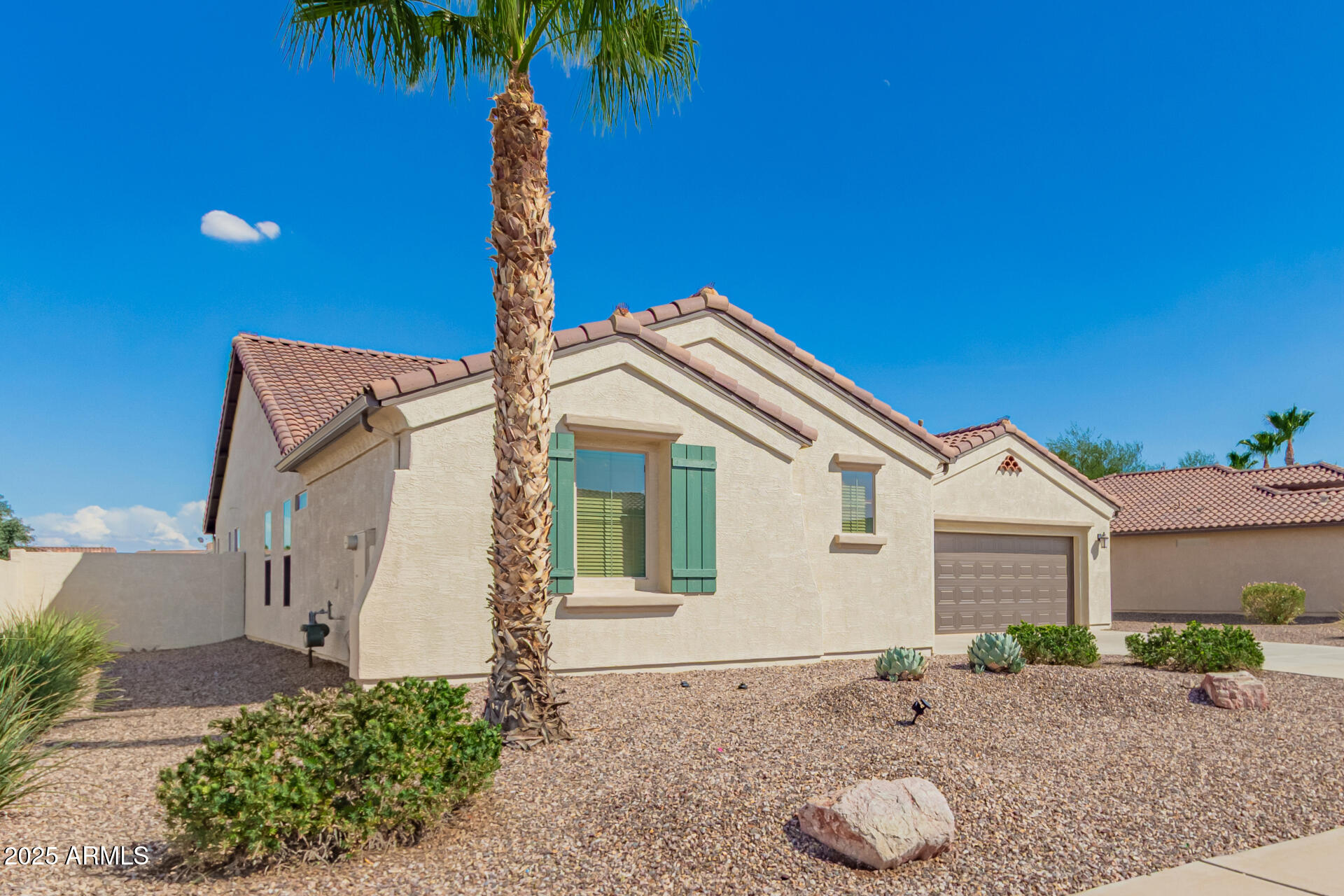 5261 N GRAND CANYON Drive