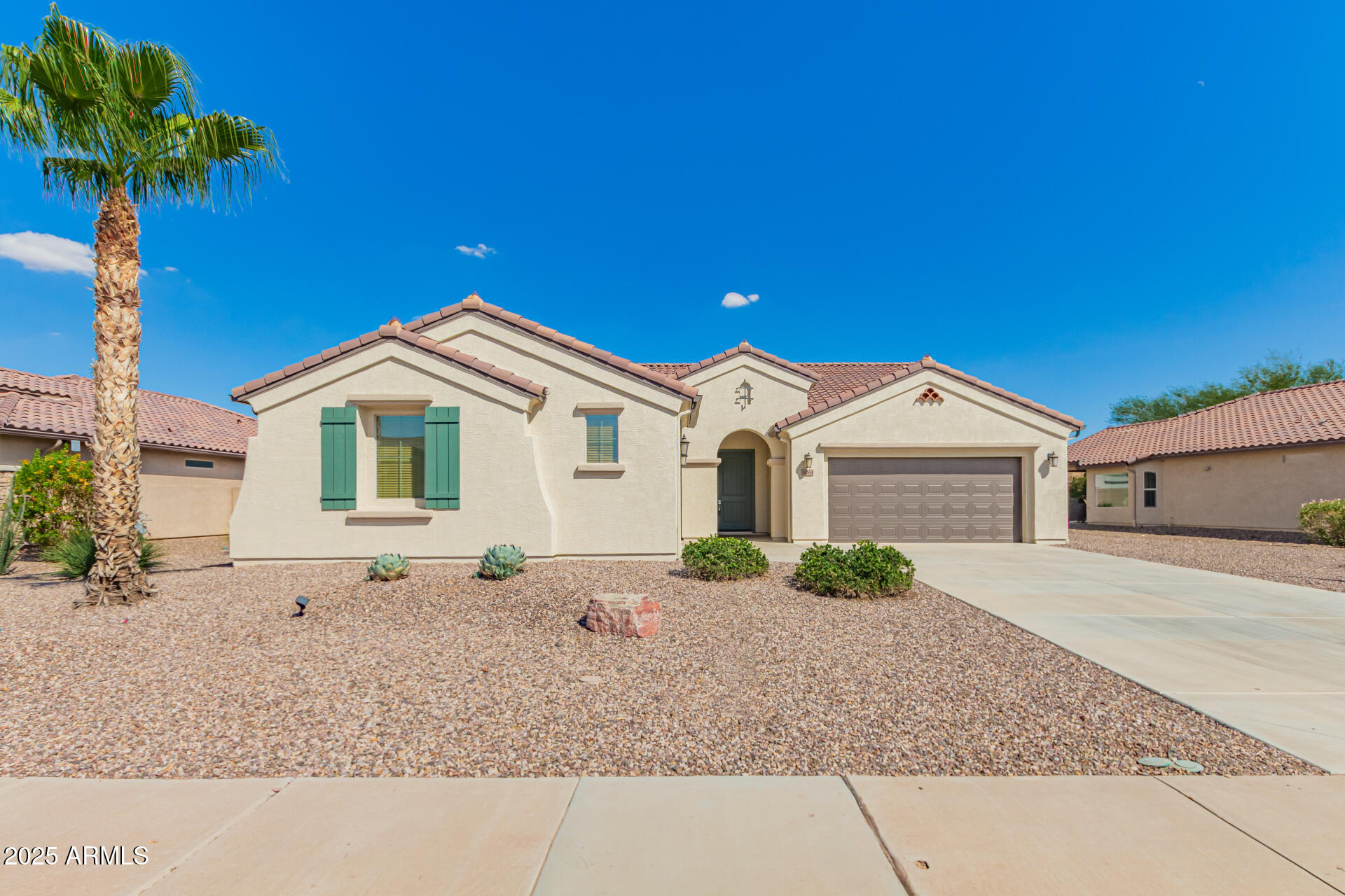 5261 N GRAND CANYON Drive